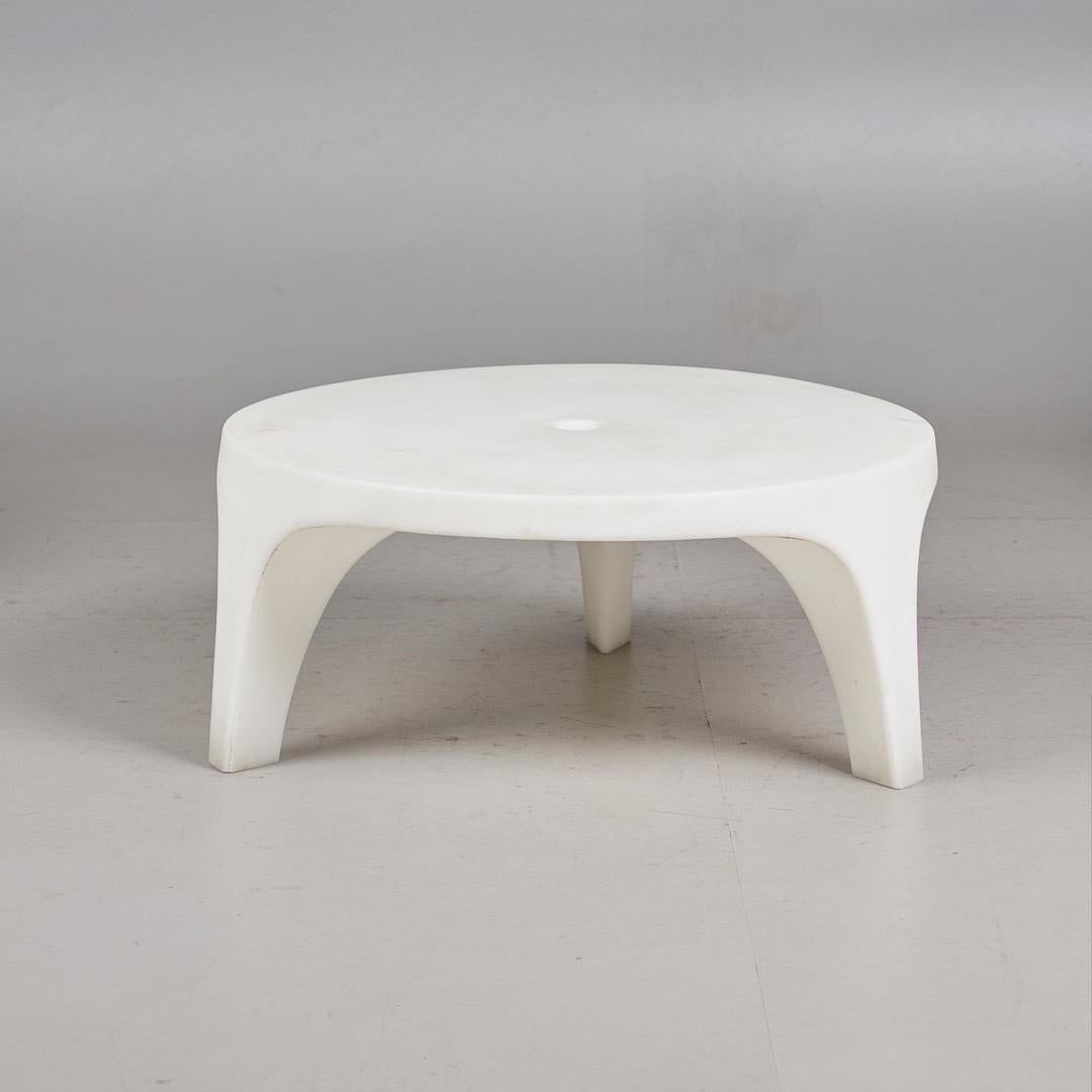 Ron Arad for Moroso 3 Outdoor Chairs and Table “Little Alfred”, Italy, 2000 For Sale 3
