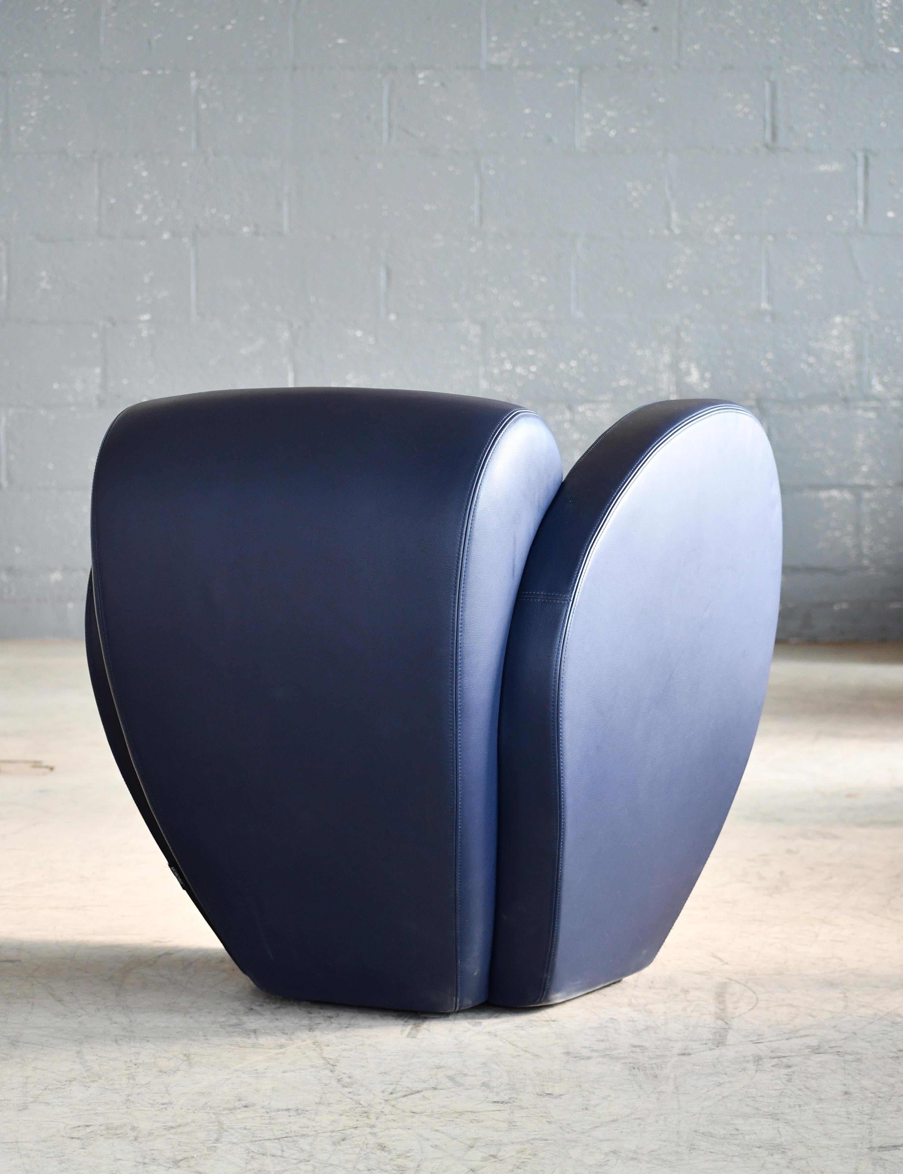 Ron Arad Lounge Chair Model in Blue Leather for Moroso, Italy  For Sale 2