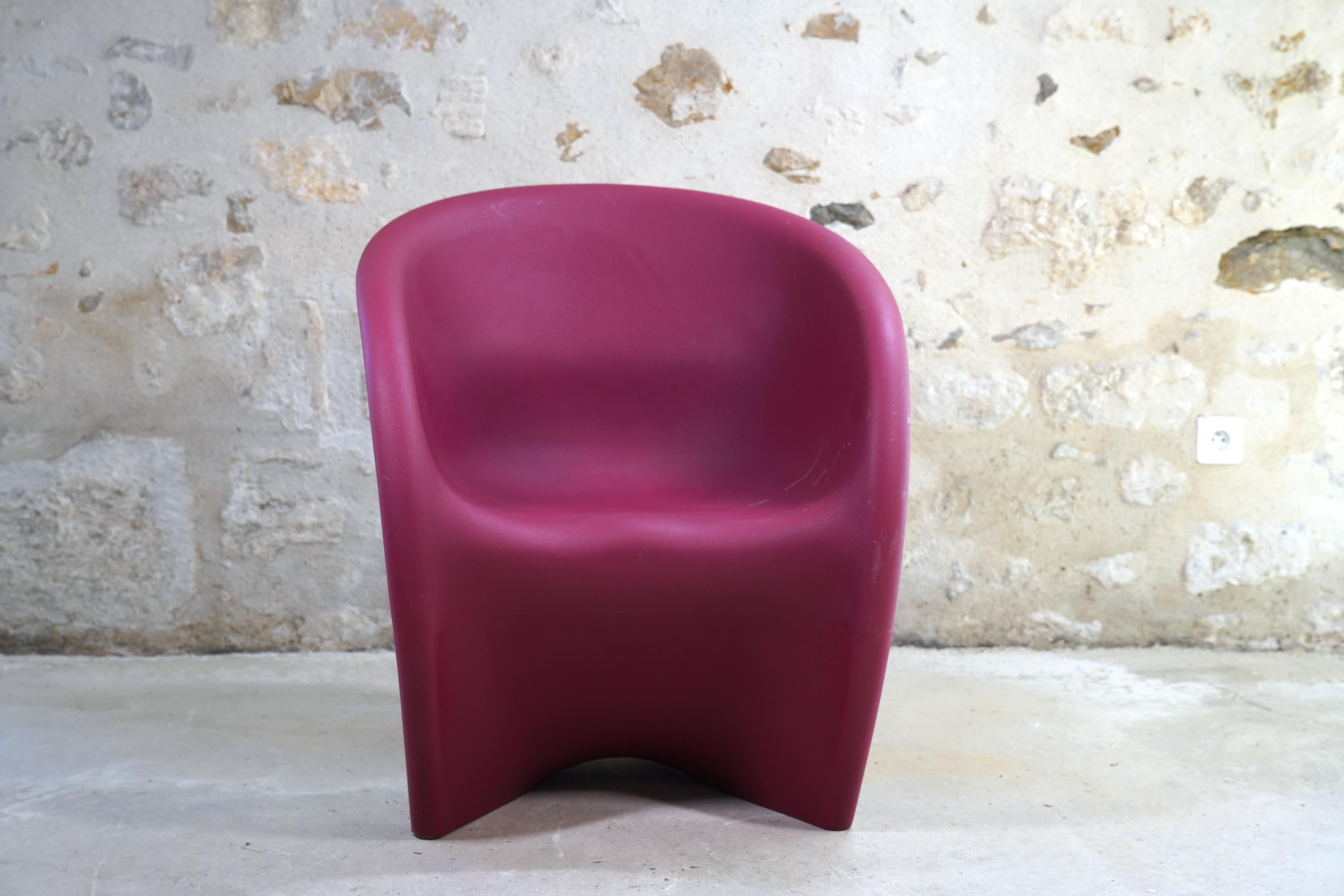 Very cool MT1 lounge chair designed by industrial designer, architect and artist Ron Arad for Driade circa 2000.

“MT”, the acronym defining this collection designed by Ron Arad, in english is pronounced “empty” that means “vacuum” and emptiness is