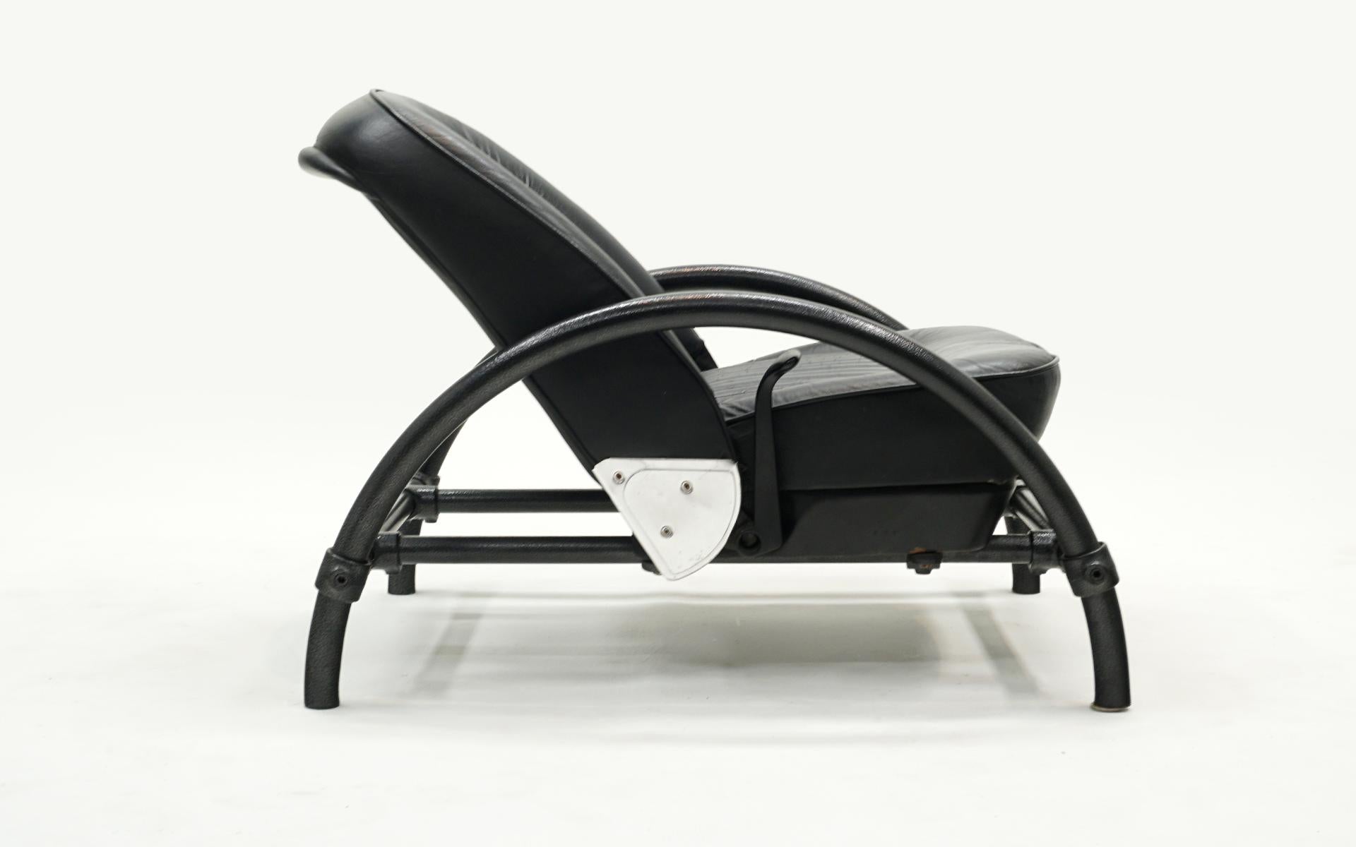 Ron Arad Rover Chair for One Off LTD, London, 1980. Great Condition.  In Good Condition For Sale In Kansas City, MO