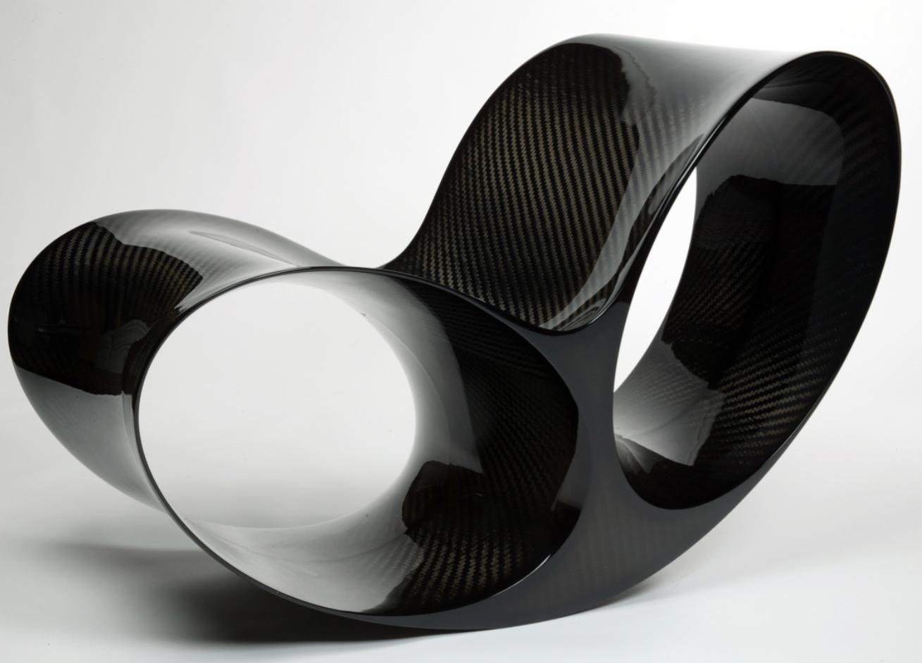 RON ARAD (geb. 1951)
OH VOID 2, 2002
Ausgeführt von der Galerie Mourmans, in einer Auflage von zwanzig Exemplaren, Papier aus Kohlefaser und Nomex-Harz imprägniert
Unterzeichnet Ron Arad

Ron Arad ist ein renommierter Designer und Architekt, der für