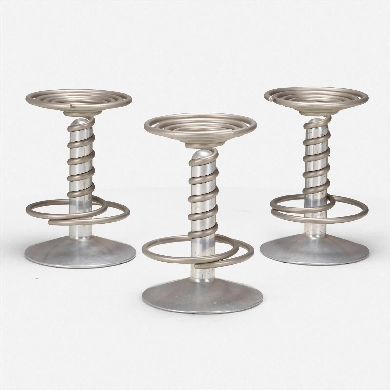 Ron Arad Schraube Hocker Satz von drei Driade Italien Skulptur Industrie Edelstahl im Angebot 1