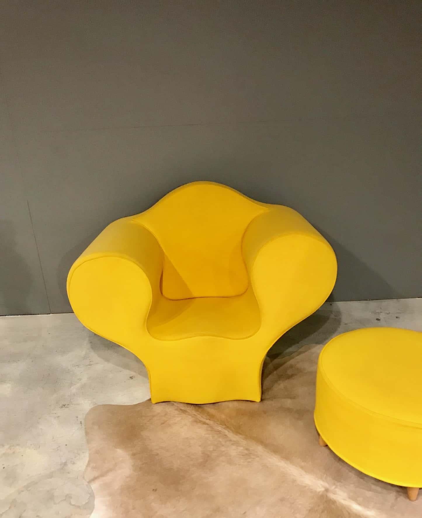 Italian Ron Arad Soft Big Easy Chair For Sale