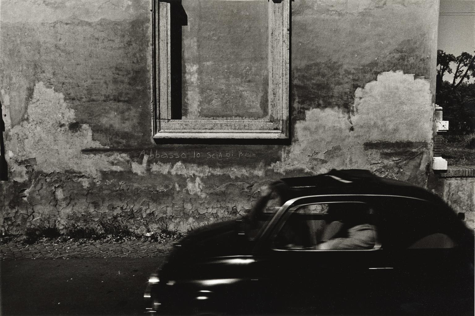 Ron Baxter Smith Black and White Photograph - Cinquacento, Roma