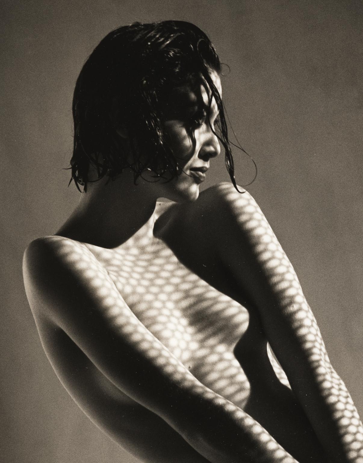 Perforierte Nackte – Photograph von Ron Baxter Smith