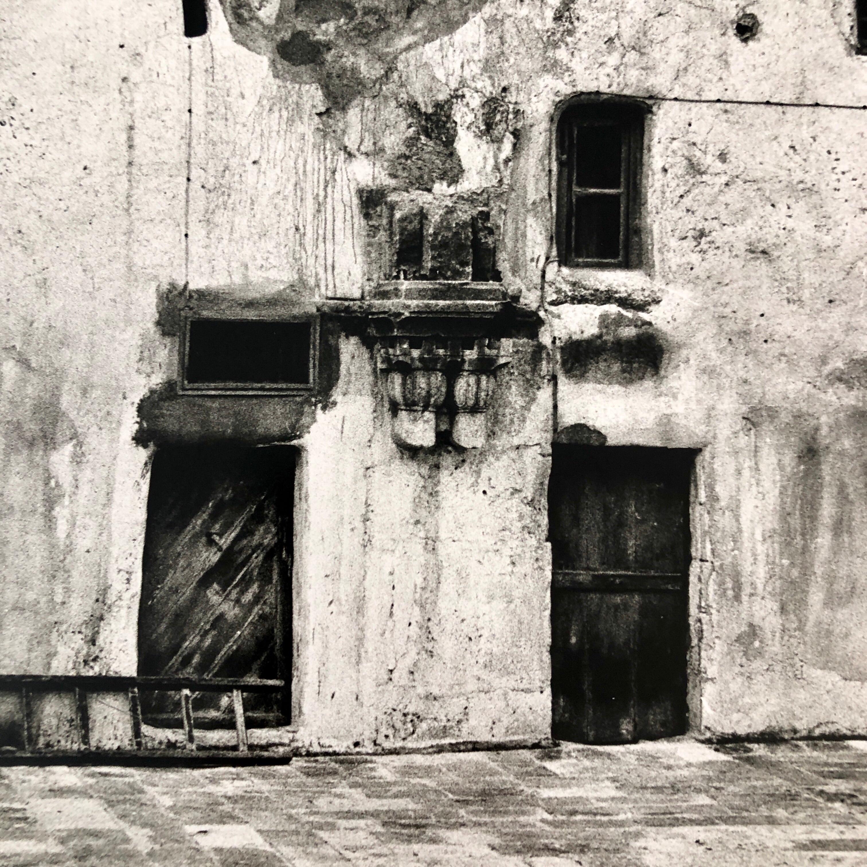 Vintage Silver Gelatin Photograph Wallscape, Jerusalem Architectural Photo - Argent Black and White Photograph par Ron Havilio
