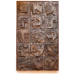 Monumentale Tafel mit 15 brutalistischen Reliefskulpturen von Ron Hitchins