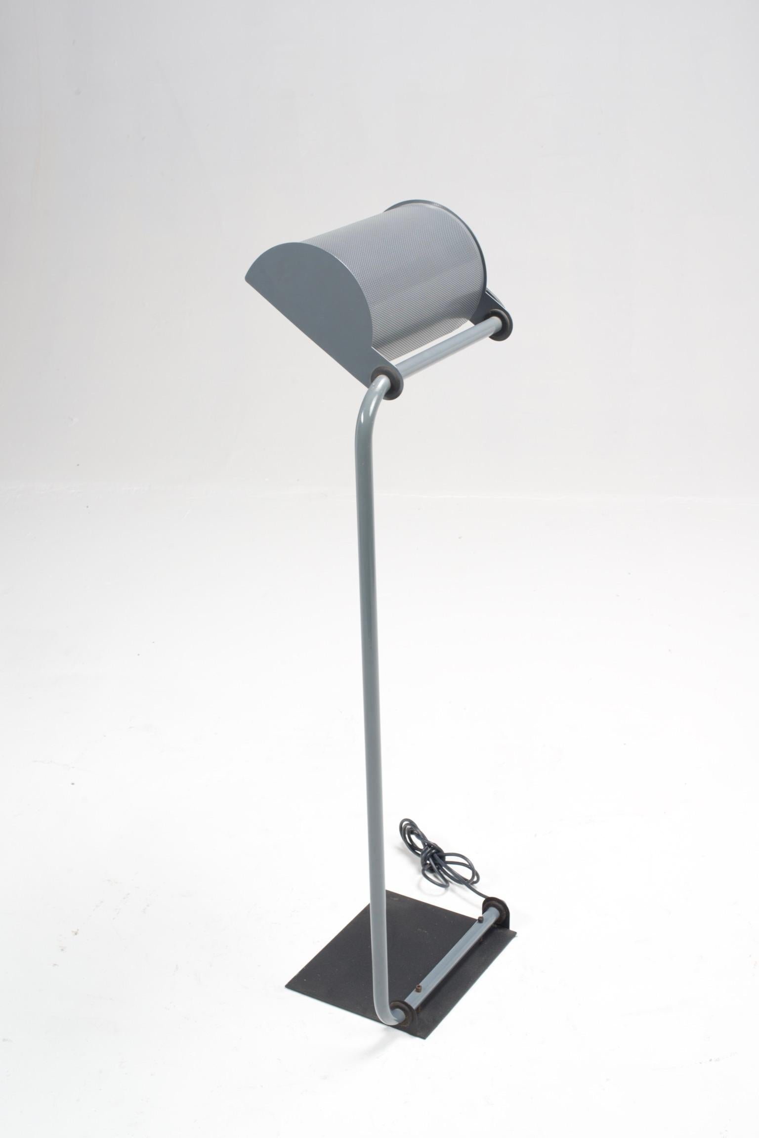 Ron Rezek Moderna de mediados de siglo Casella , Lámpara de pie de los años 70 en venta 3