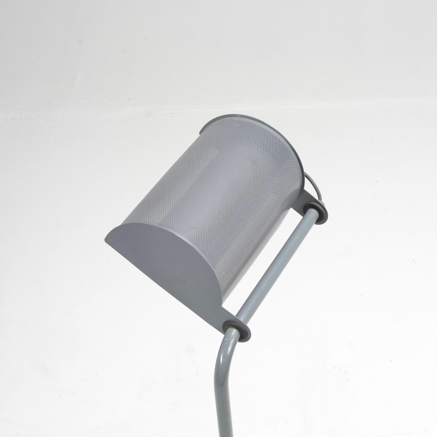 Ron Rezek Moderna de mediados de siglo Casella , Lámpara de pie de los años 70 Posmoderno en venta