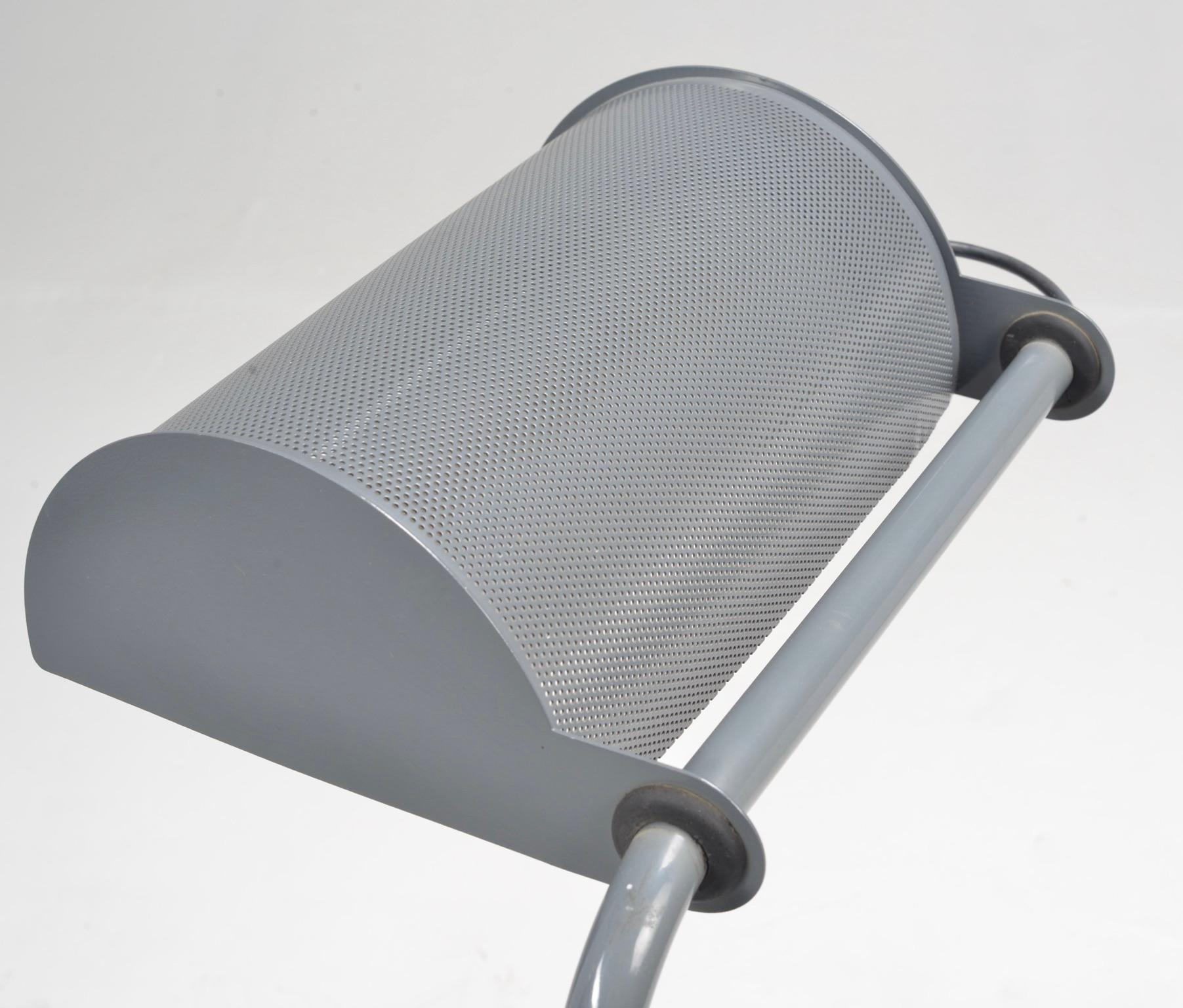 Ron Rezek Moderna de mediados de siglo Casella , Lámpara de pie de los años 70 Estadounidense en venta