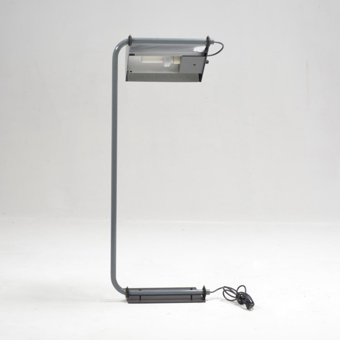 Ron Rezek Moderna de mediados de siglo Casella , Lámpara de pie de los años 70 en venta 1