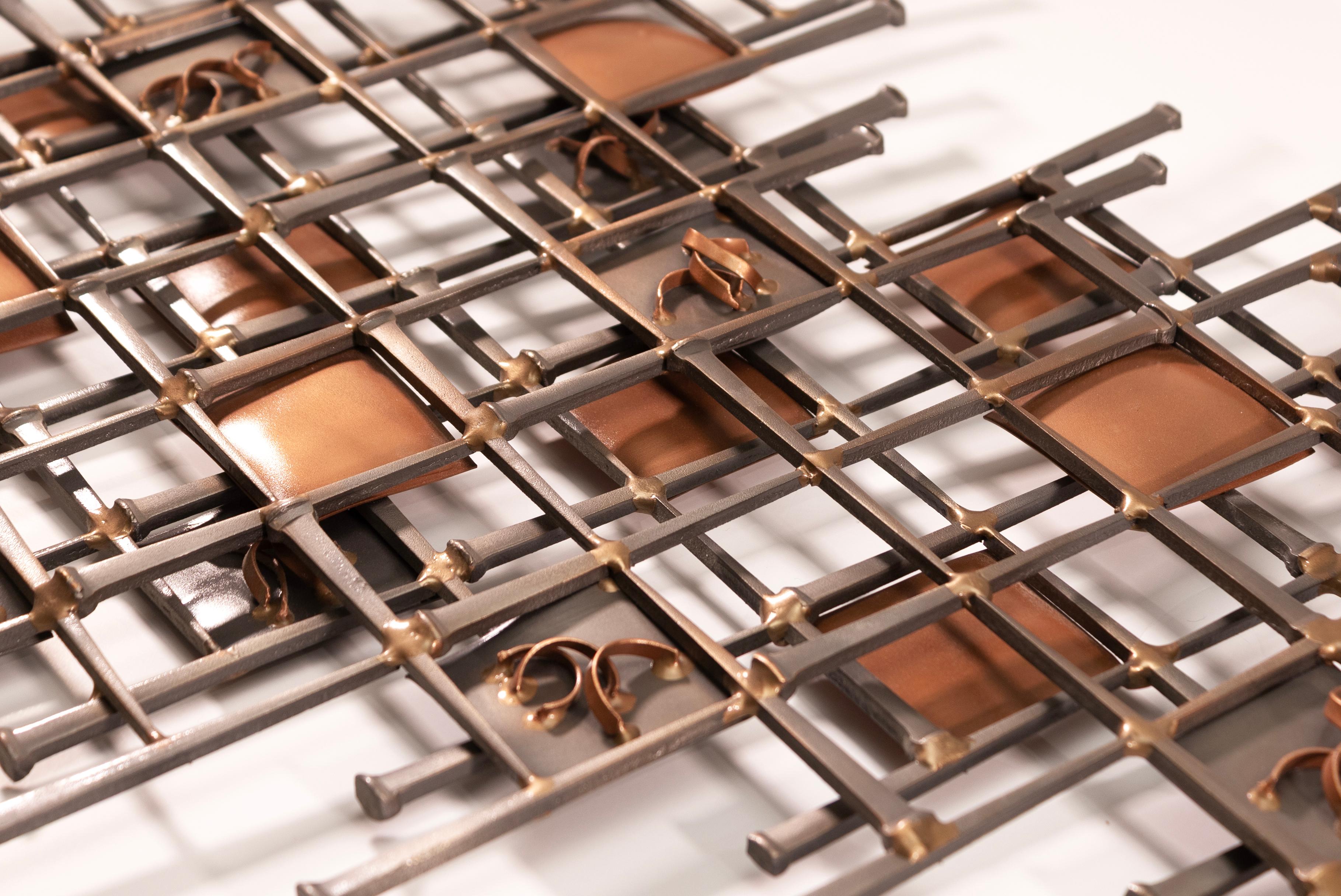 Metallo Ron Schmidt firmato Brutalist Mid Century Modern Wall Hanging Nail Sculpture (scultura con chiodo) in vendita