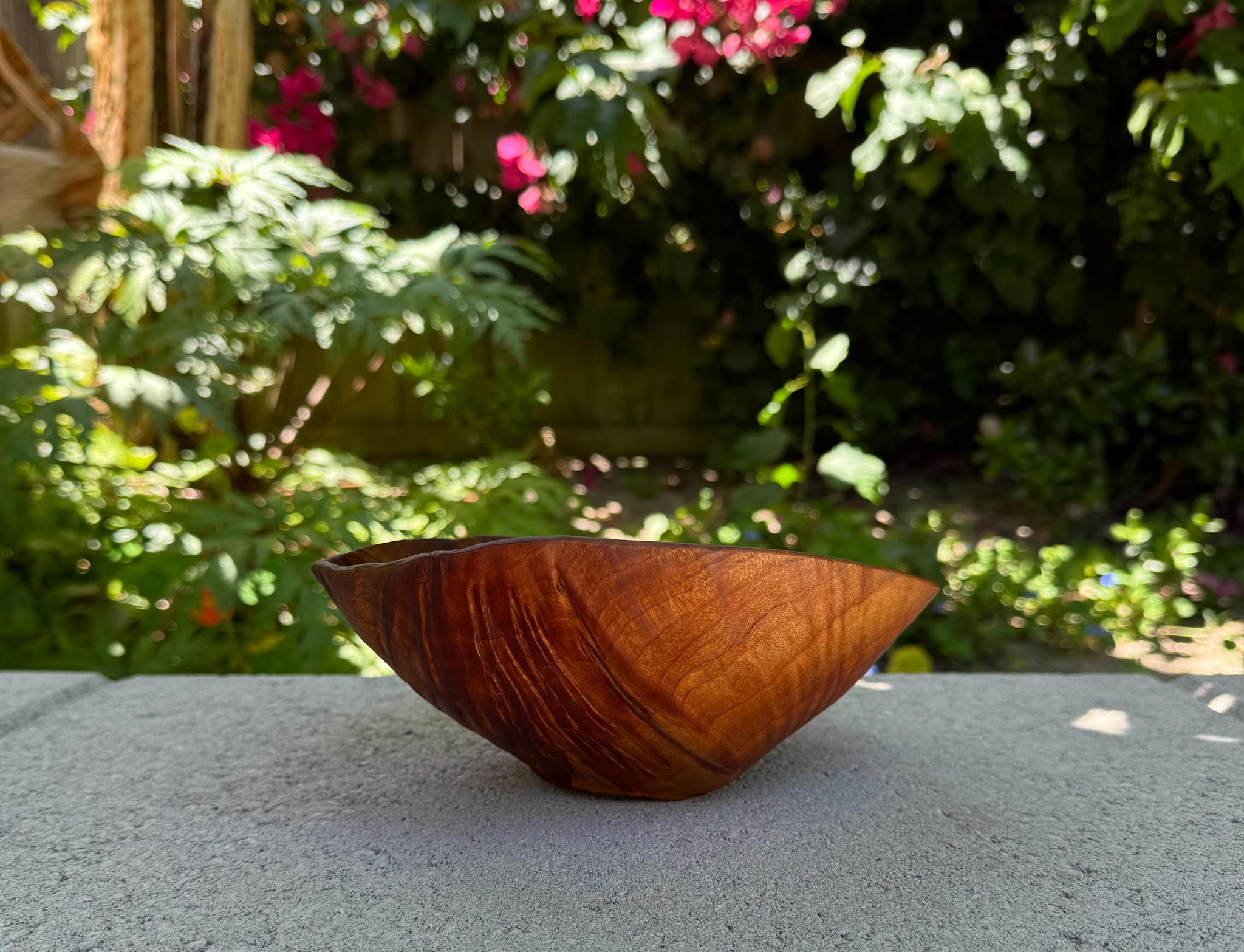 Legno Ron Scrimsher Ciotola in radica di Madrona realizzata a mano, 20° secolo in vendita