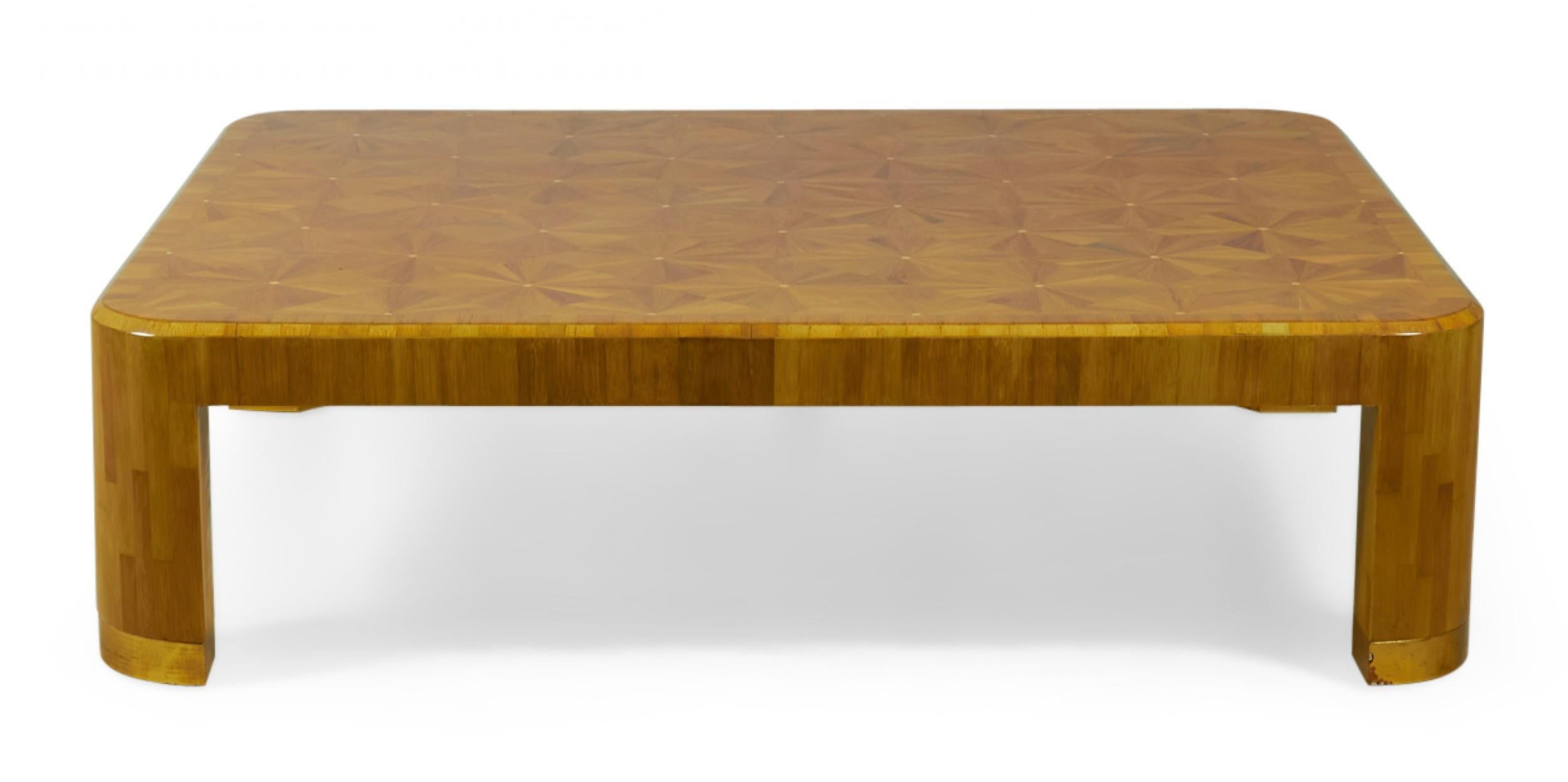 Postmoderne Table basse de style américain en marqueterie de paille étoilée Ron Seff en vente