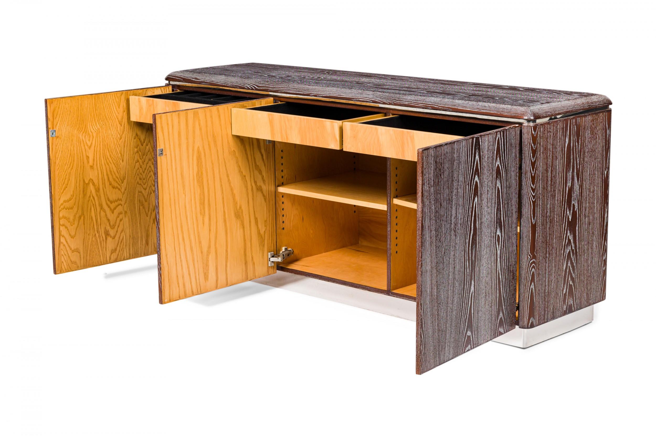 Legno Credenza americana di metà secolo Ron Seff in legno cerato e cromo ad alto contrasto in vendita