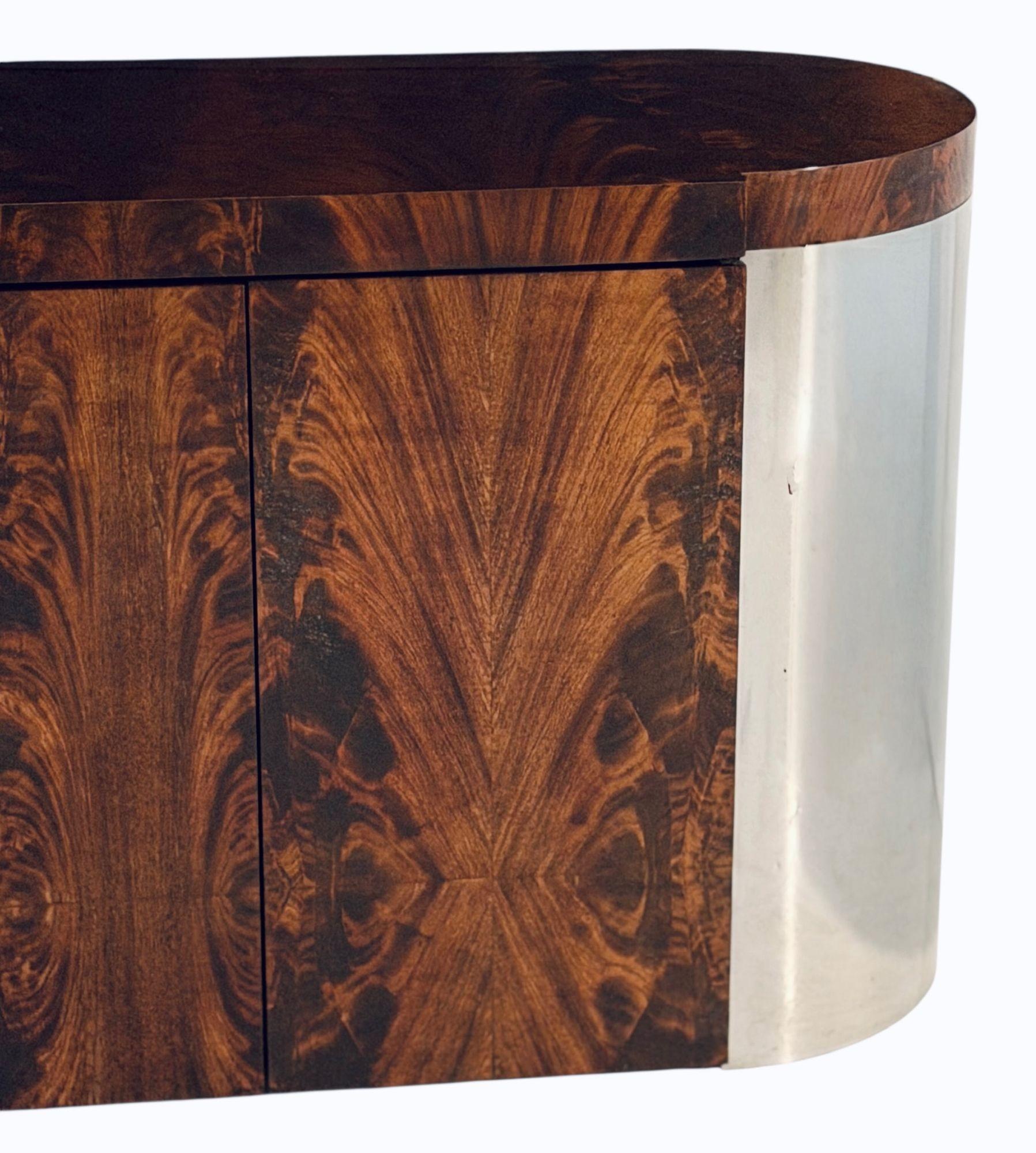 Fine XX secolo Ron Seff Burled Walnut Credenza with Chrome Sides, 1970 in vendita