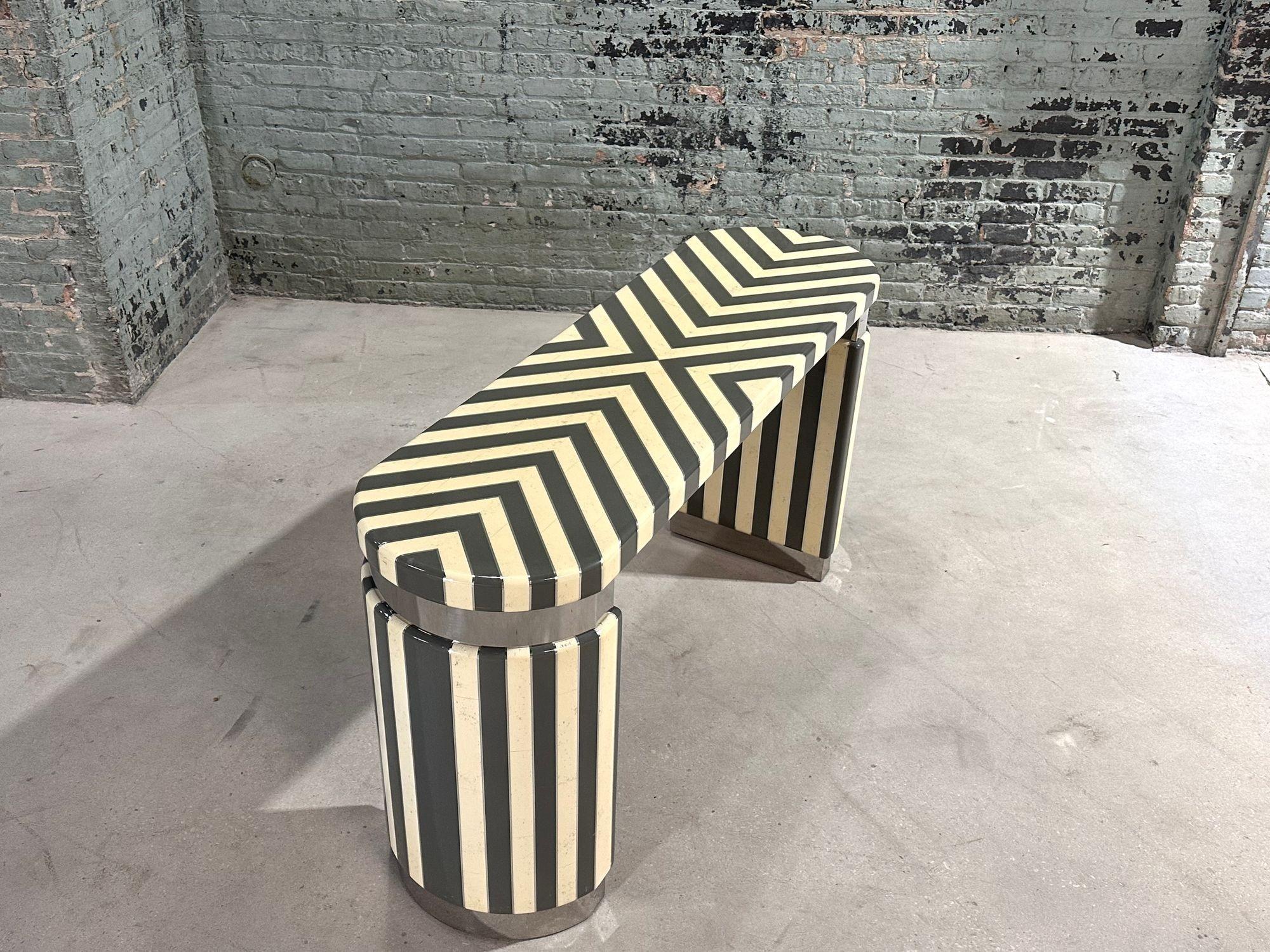 Ron Seff Grafische Konsole aus Knochen mit Mosaik, 1970 (Moderne der Mitte des Jahrhunderts) im Angebot