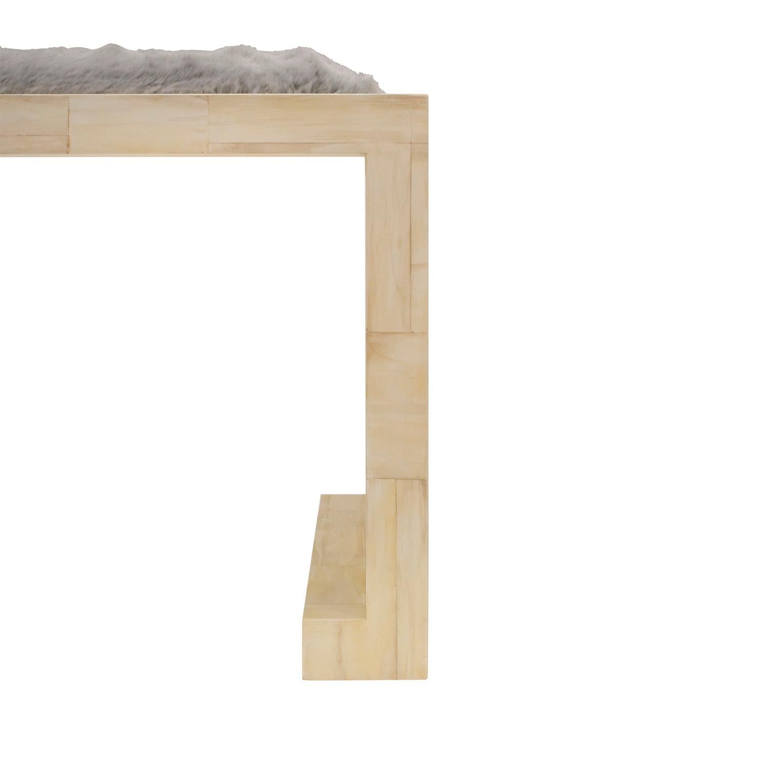 Fait main Superbe banc en laque os tessellée avec assise tapissée Ron Seff, années 1980 en vente