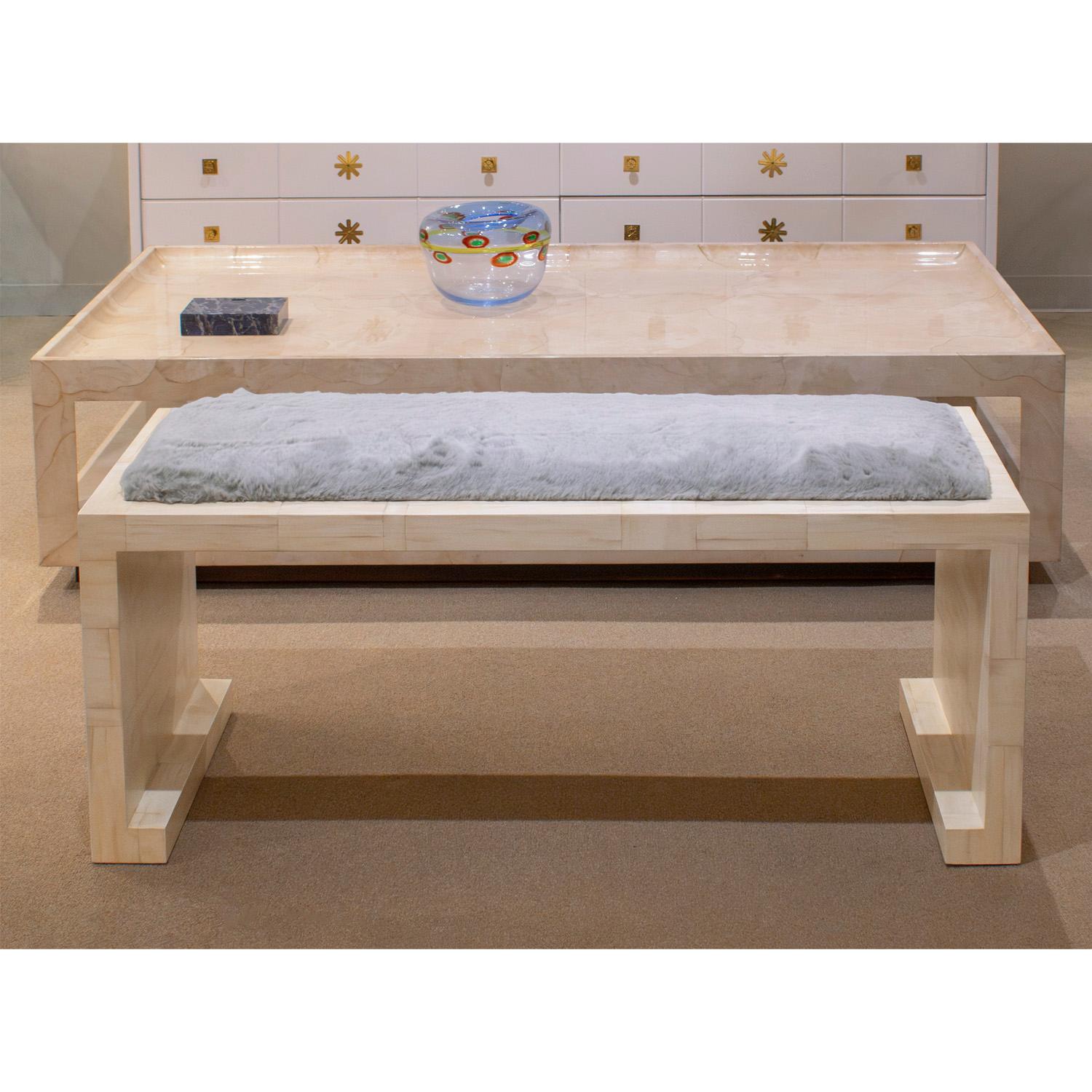 Fin du 20e siècle Superbe banc en laque os tessellée avec assise tapissée Ron Seff, années 1980 en vente