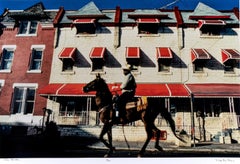 Ride By Row: foto di cowboy urbano nero afroamericano nella città di Philadelphia