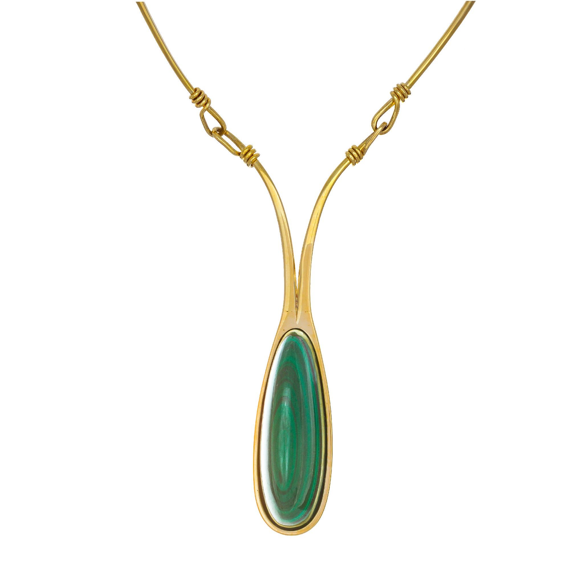 Ronald Hayes, collier pendentif en or jaune et malachite 3D Pearson de 35,00 carats Pour femmes en vente