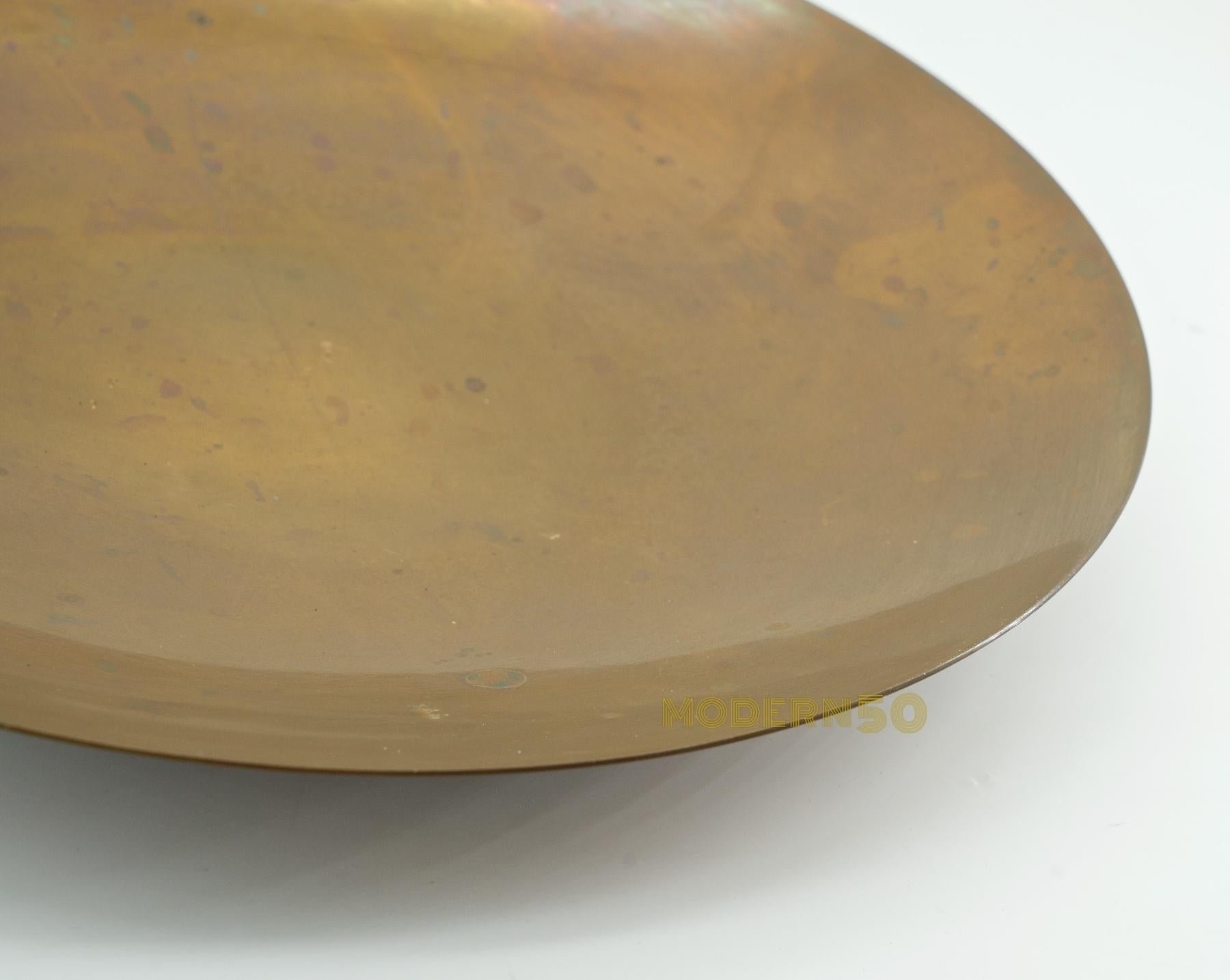 Ronald Hayes Pearson Shallow Spun Brass Metalworks Bowl American Studio Craft In Fair Condition For Sale In Hyattsville, MD