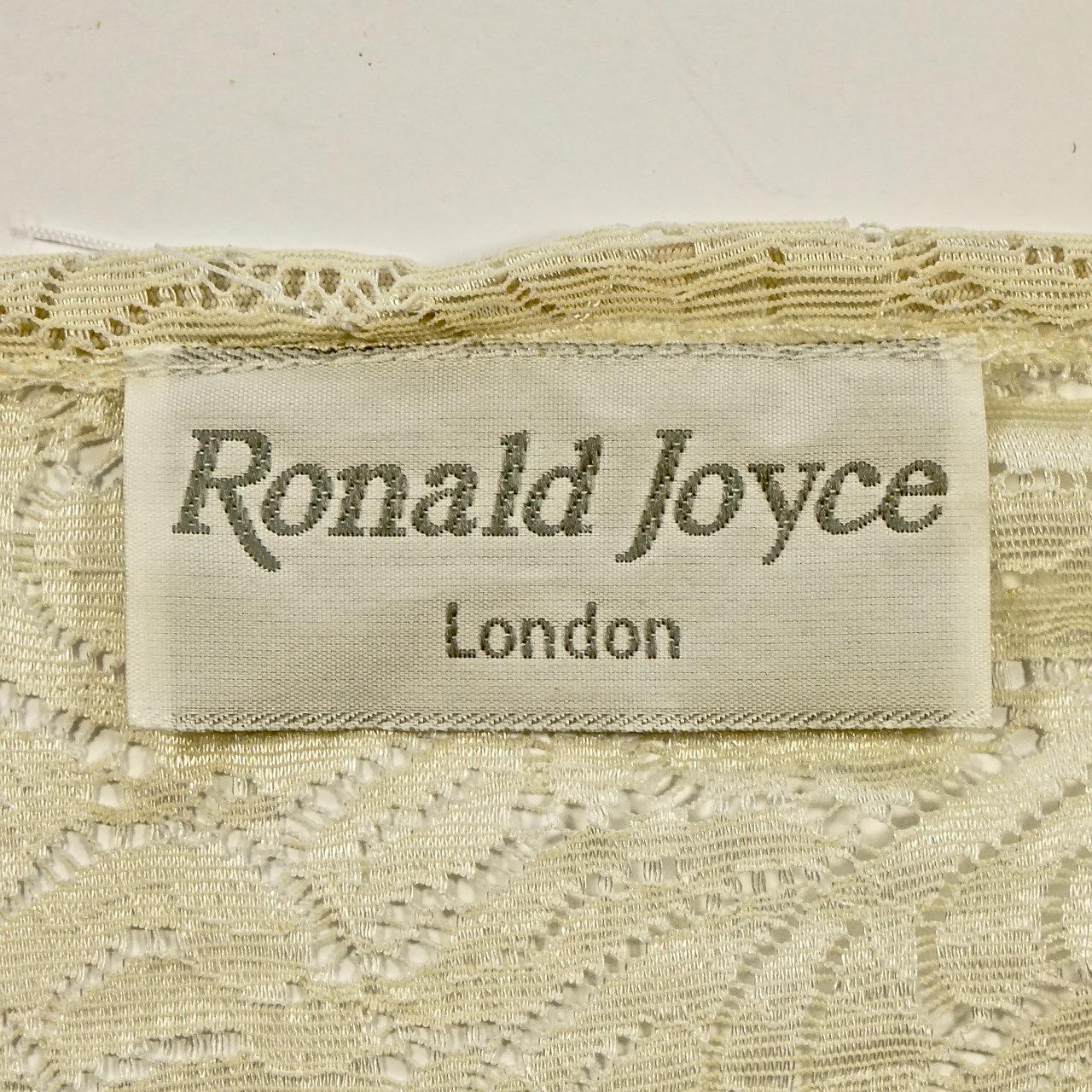 Ronald Joyce London Dreistufiges cremefarbenes Petticoat-Top aus weißem Netz mit Blumenmuster, ca. 1950er Jahre im Angebot 2