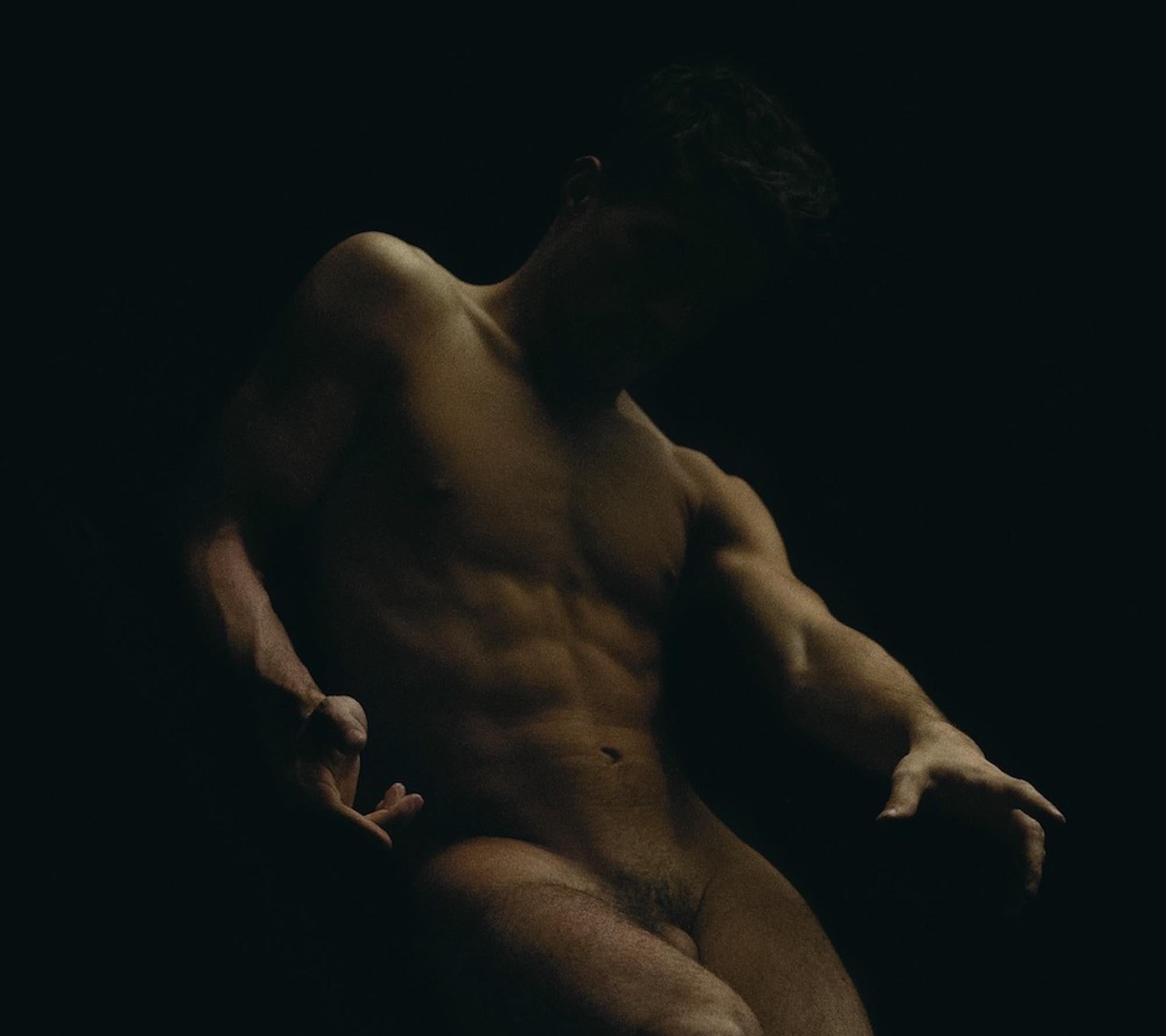 Divine Nude No.19 von Ronald Martinez – Kunstfotografie, Renaissance, Körper im Angebot 3