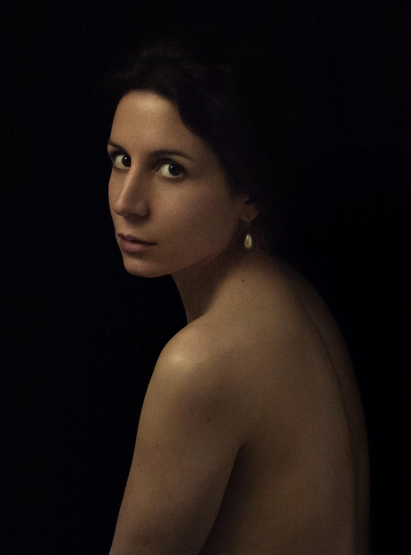 Divine Nude No.22 est une photographie en édition limitée de l
artiste contemporain français Ronald Martinez. 

Cette photographie est vendue non encadrée en tant que tirage uniquement. Il est disponible en 2 dimensions :
*60 × 44 cm (23.6 × 17.3