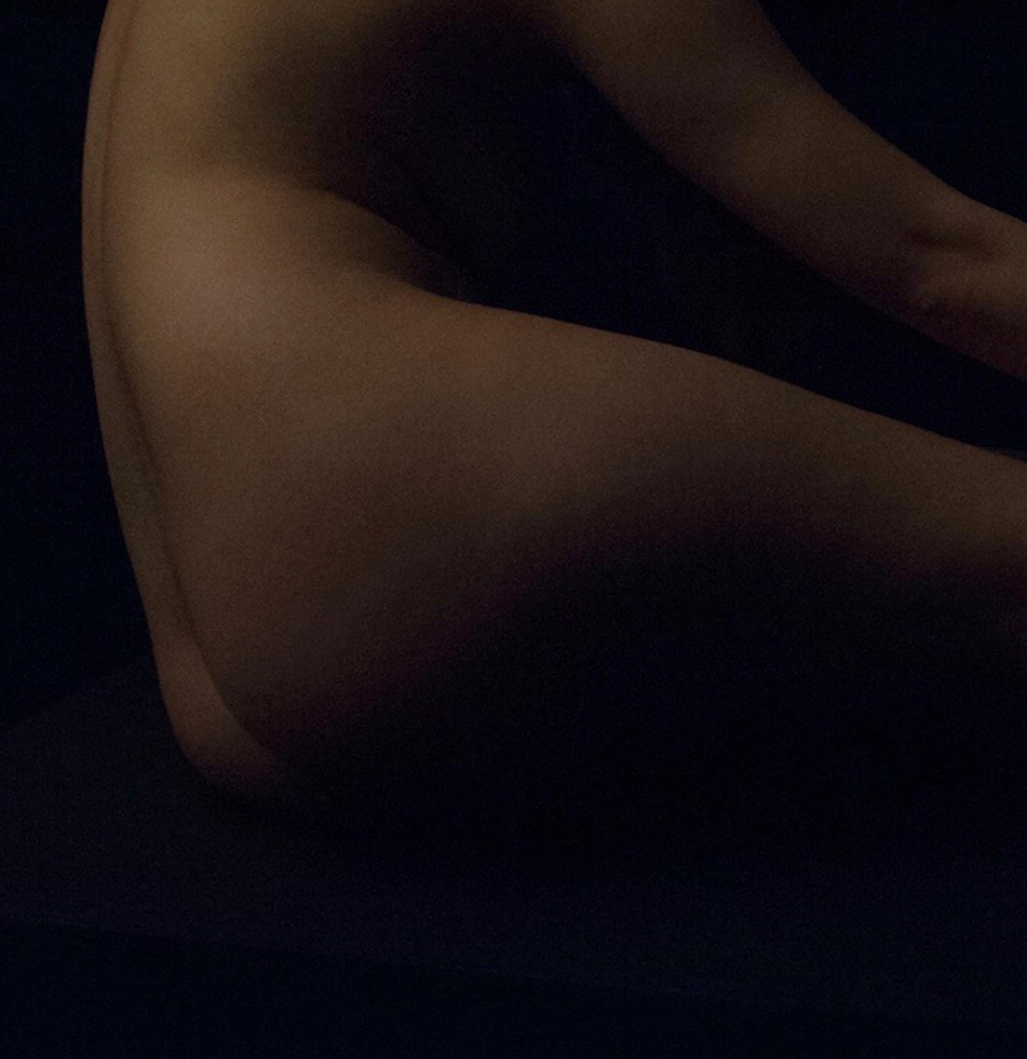 Divine Nude No.6 von Ronald Martinez – Kunstfotografie, Renaissance, Frau im Angebot 4