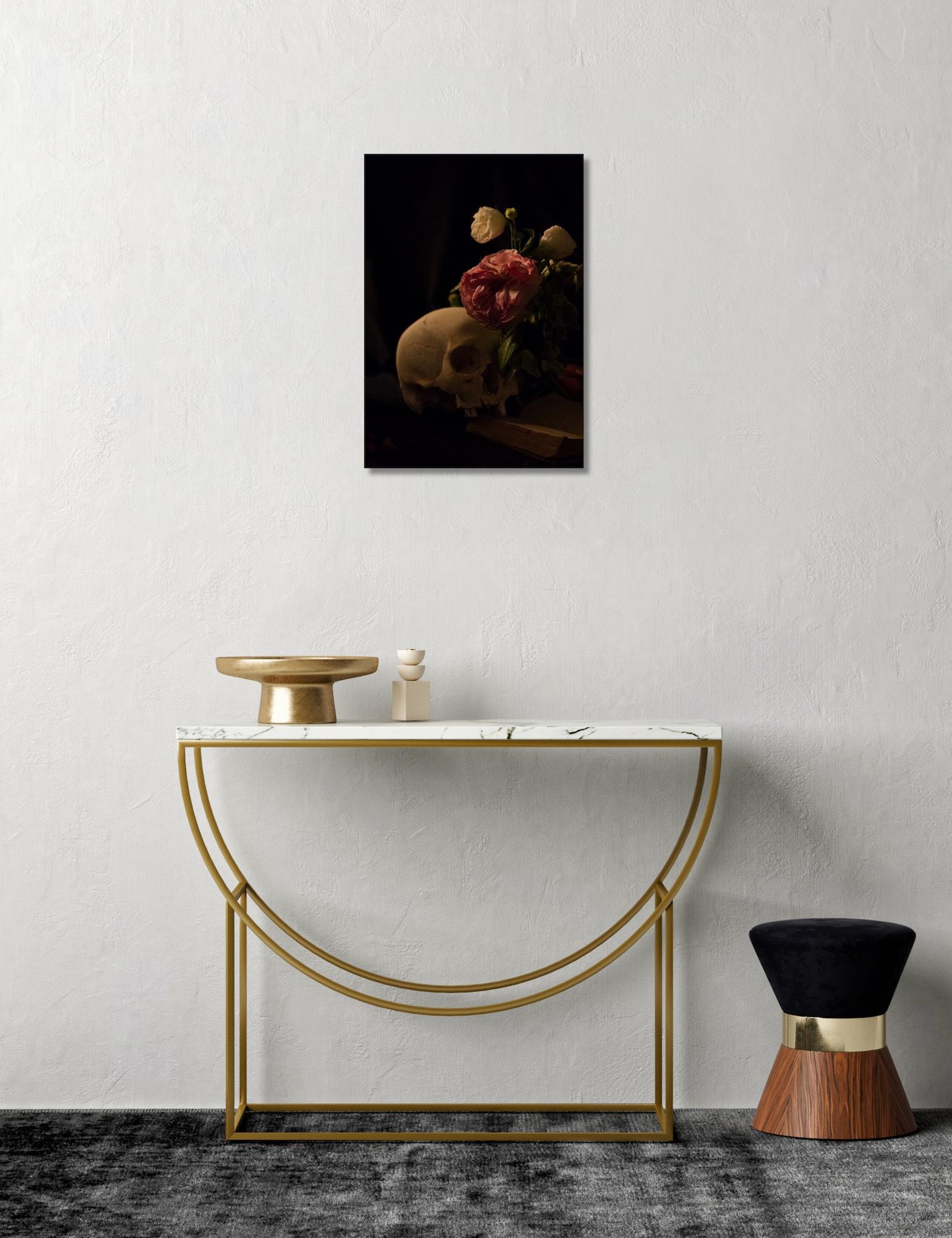 Omnia Vanitas No.2 de Ronald Martinez - Photographie d'art, nature morte, crâne en vente 1