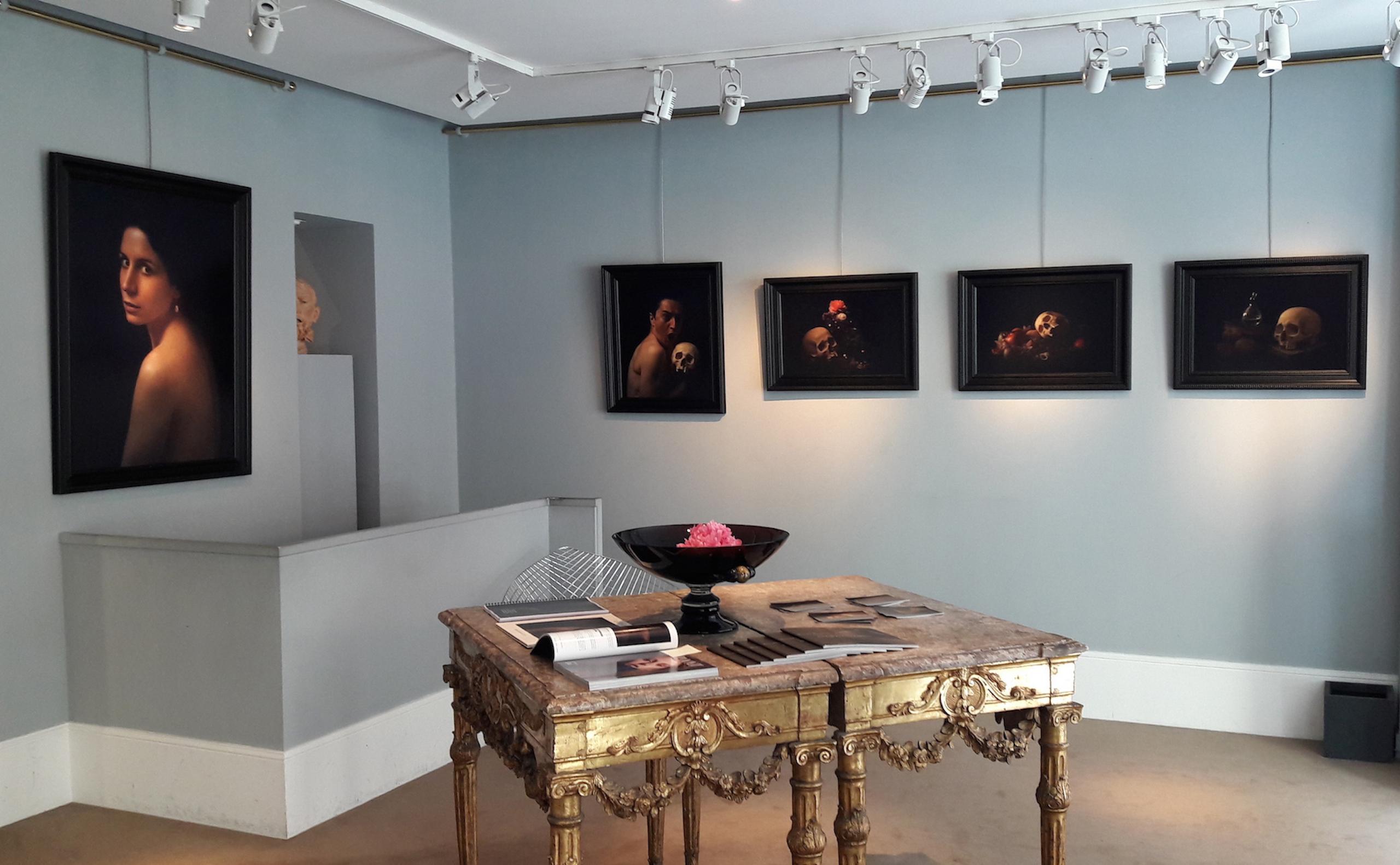 Omnia Vanitas No.7 de Ronald Martinez - Photographie d'art, nature morte, crâne en vente 2