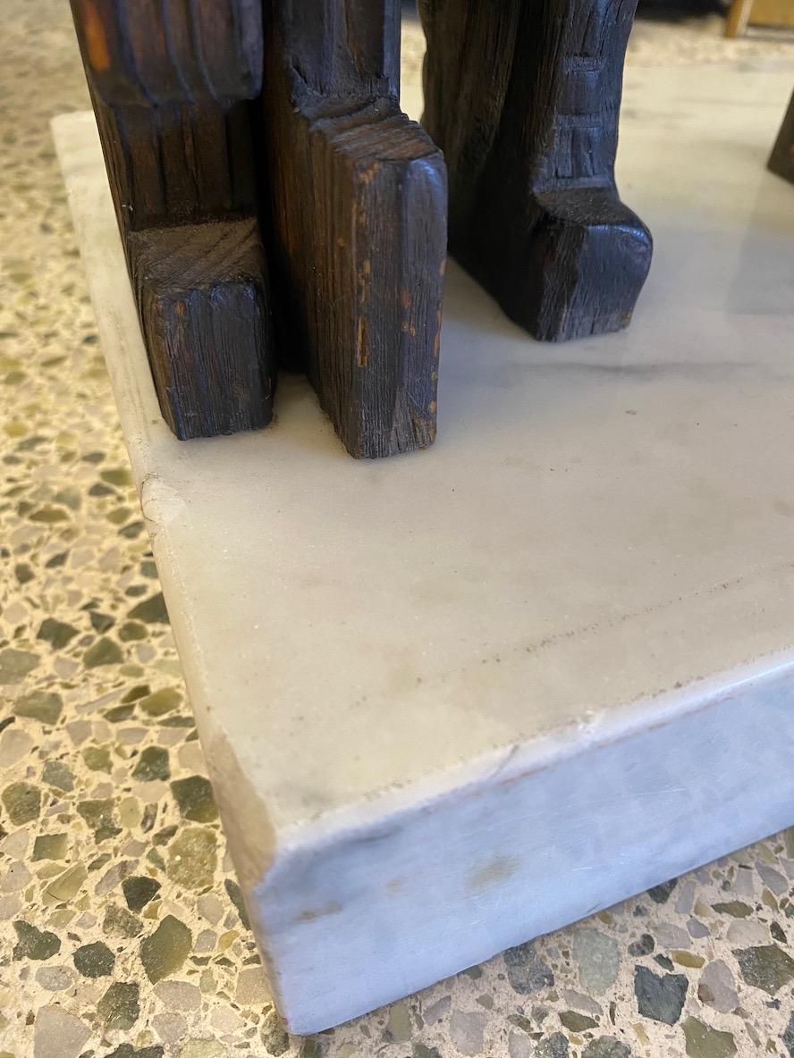 Ronald Mylchreest Scultura totemica in legno intagliato in vendita 4