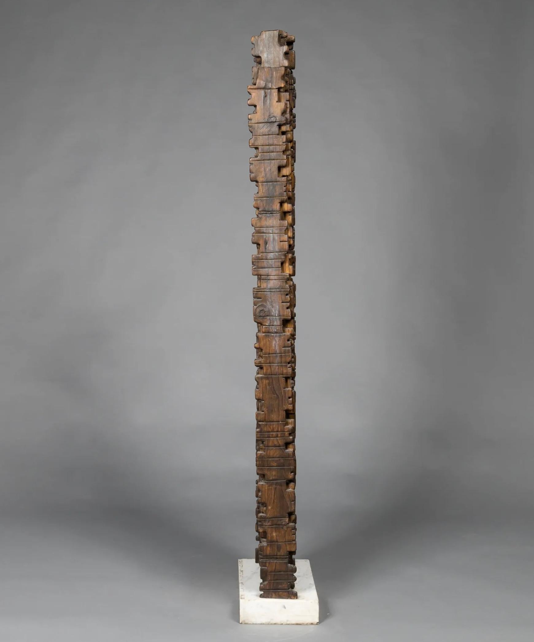 Ronald Mylchreest Scultura totemica in legno intagliato In condizioni buone in vendita a West Palm Beach, FL