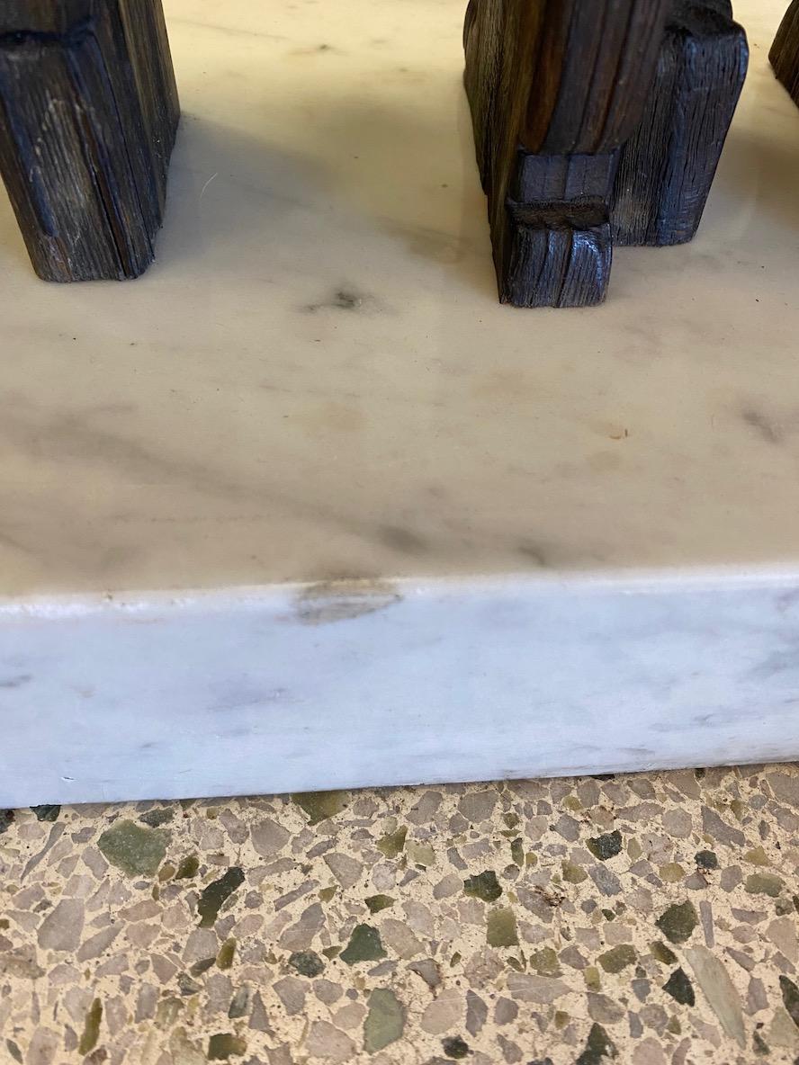 Ronald Mylchreest Scultura totemica in legno intagliato in vendita 3