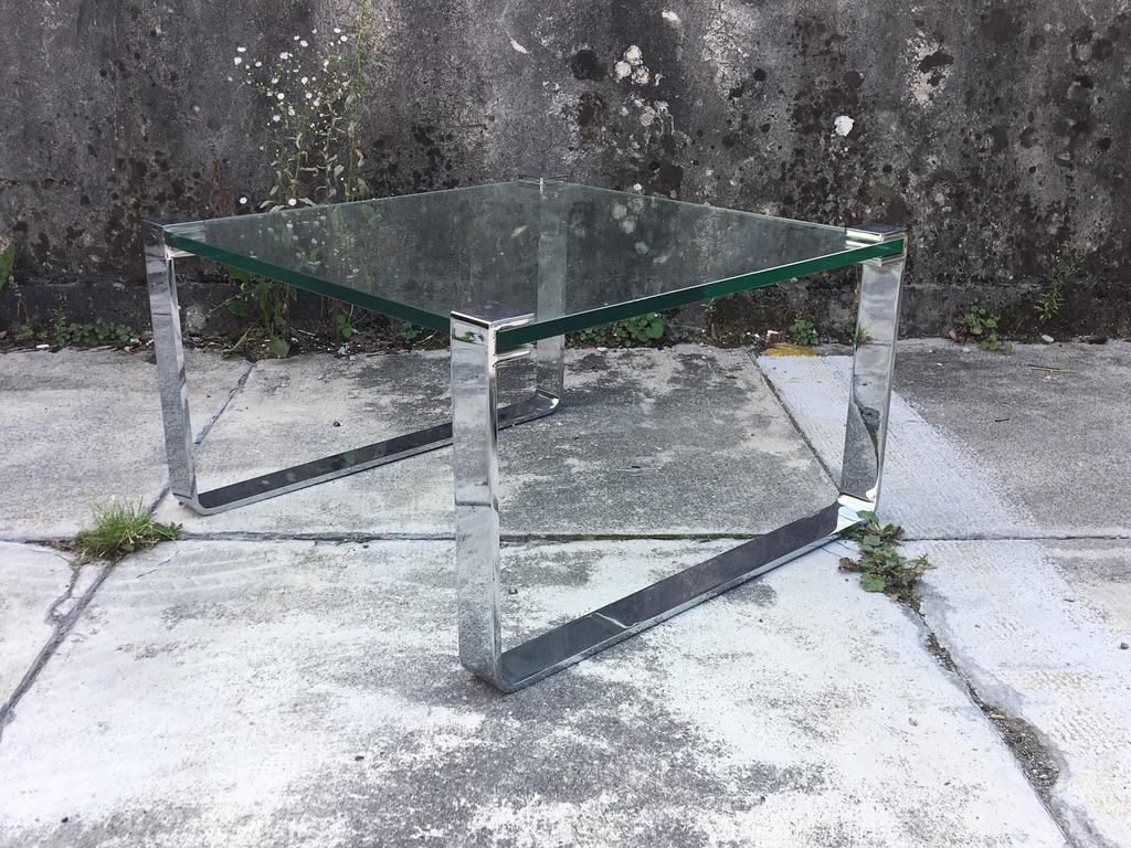 Ronald Schmitt Chrome and Thick Glass Side Table Germany, circa 1970s In Excellent Condition For Sale In Geneva, CH