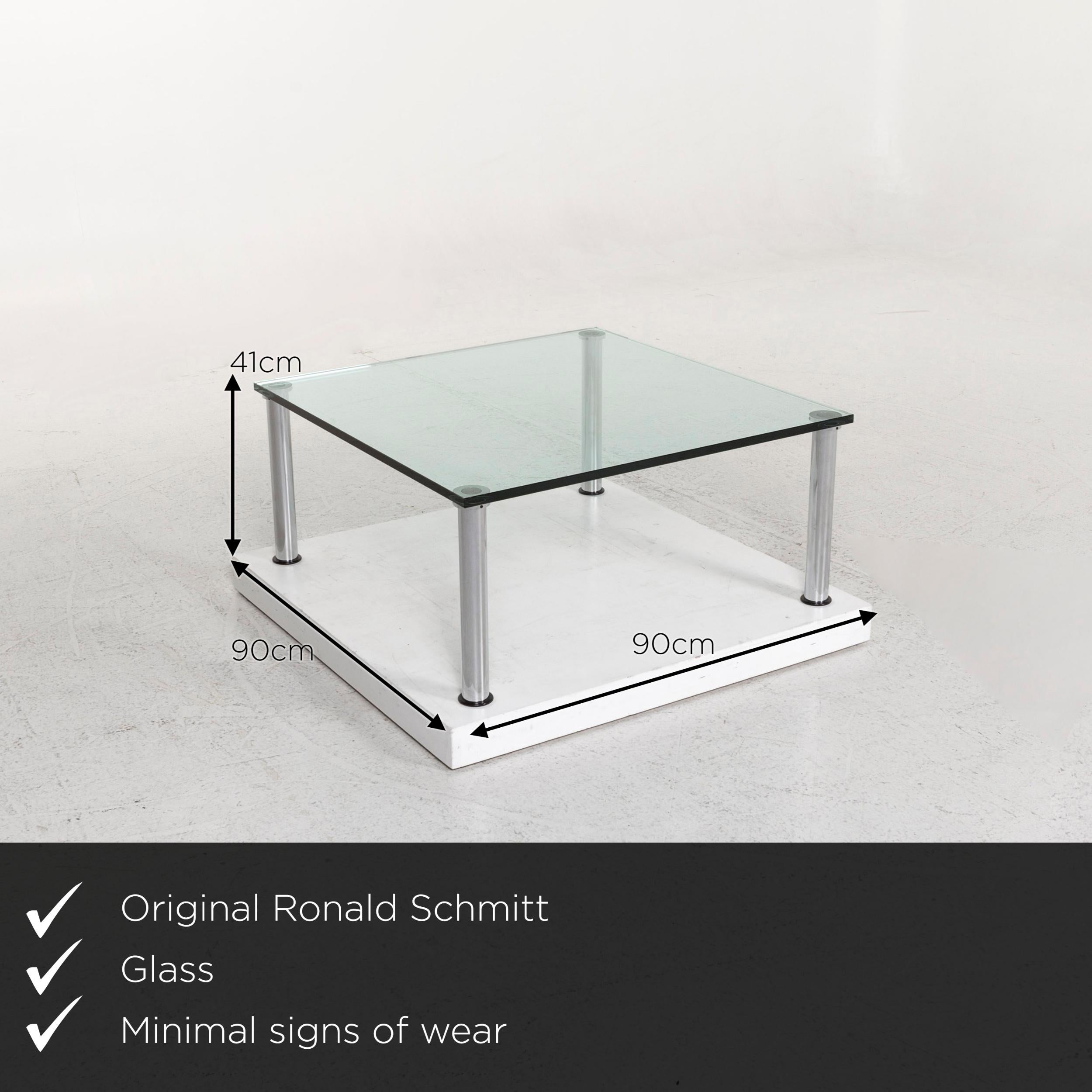 We present to you a Ronald Schmitt glass coffee table silver.

Product measurements in centimeters:

Depth 90
Width 90
Height 41.







    