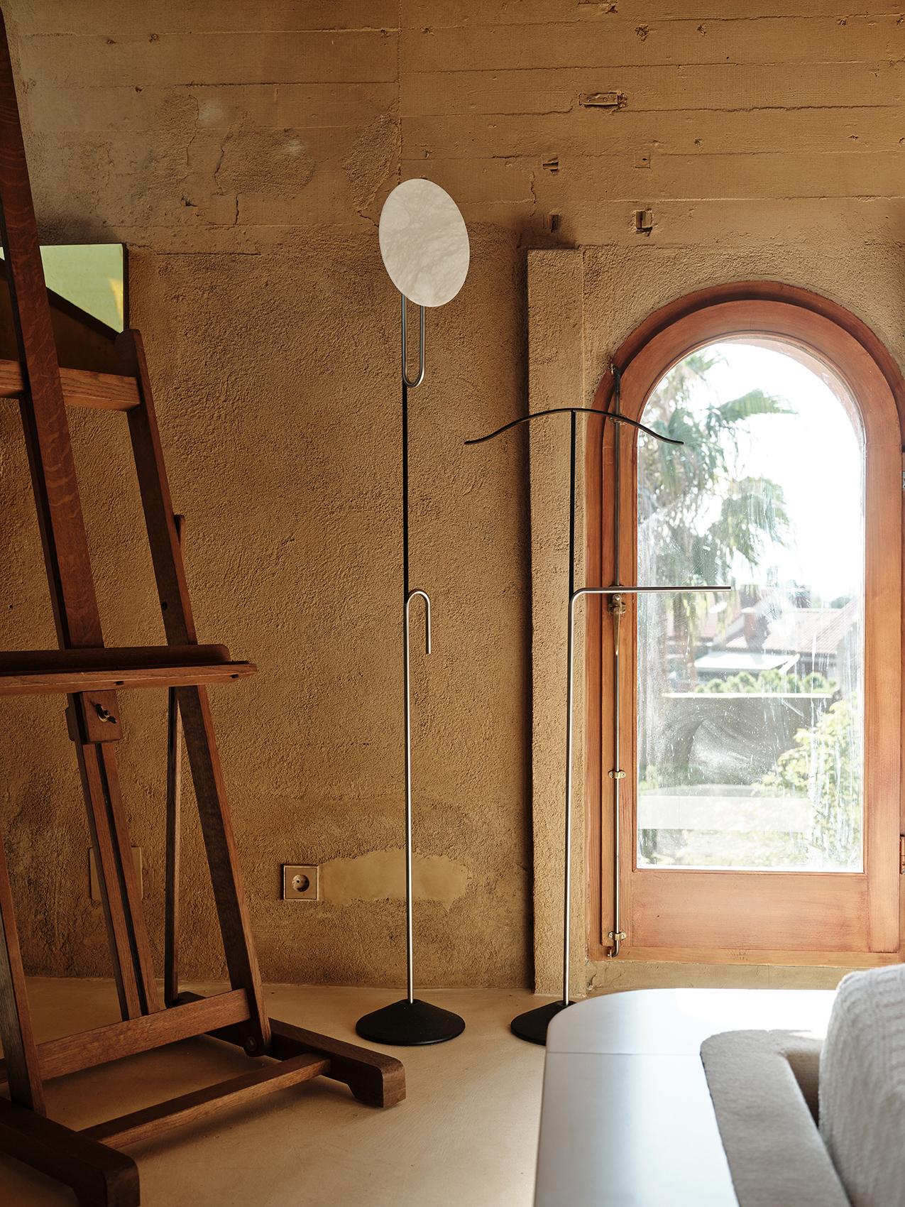 Spagnolo Ronan Bouroullec, Specchio a forma di pipistrello, Acciaio, Spagna, Minimalista in vendita