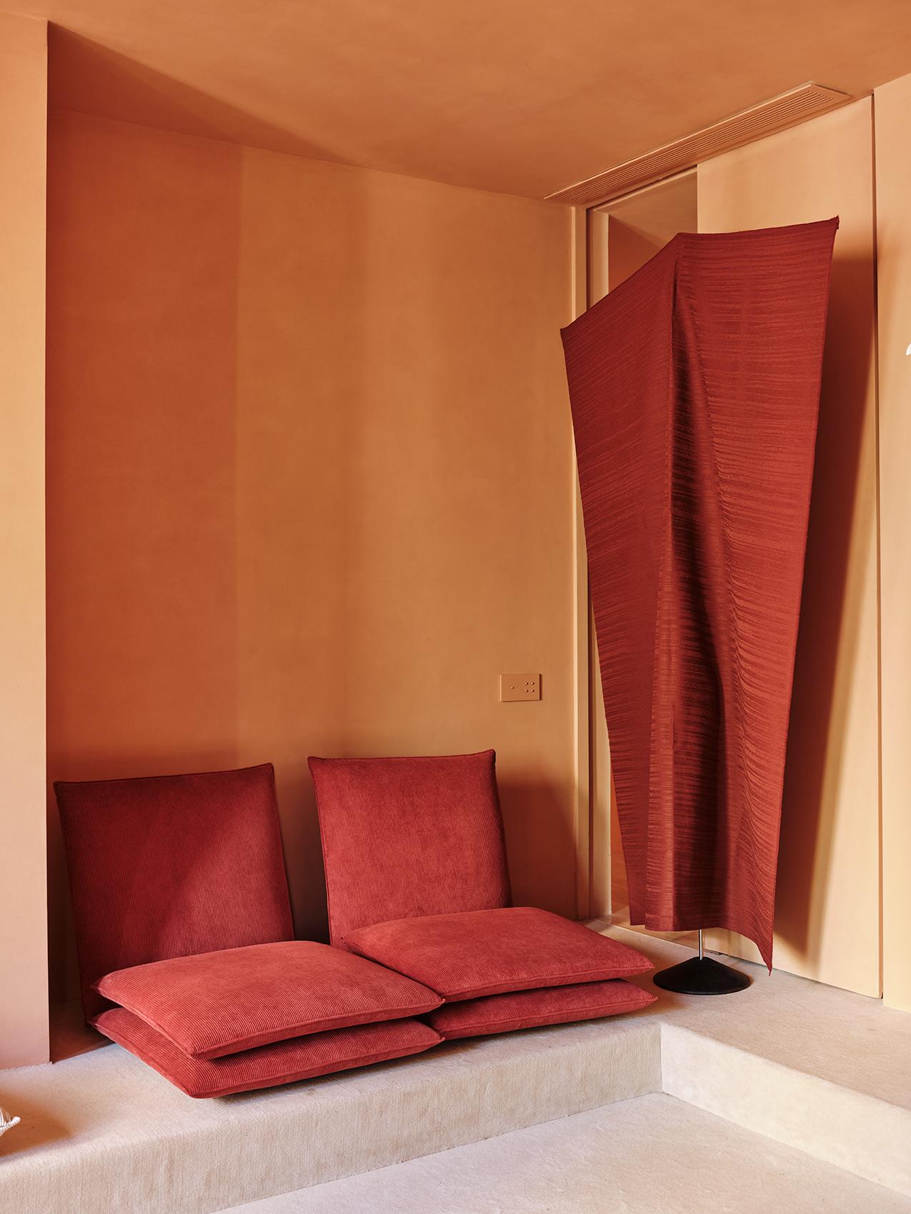 Contemporary Ronan Bouroullec, Baton Paravant, Steel, Spain, Minimalist For Sale
