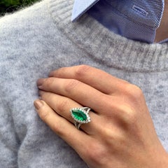 18 Karat Marquise Emerald Diamond Ring
