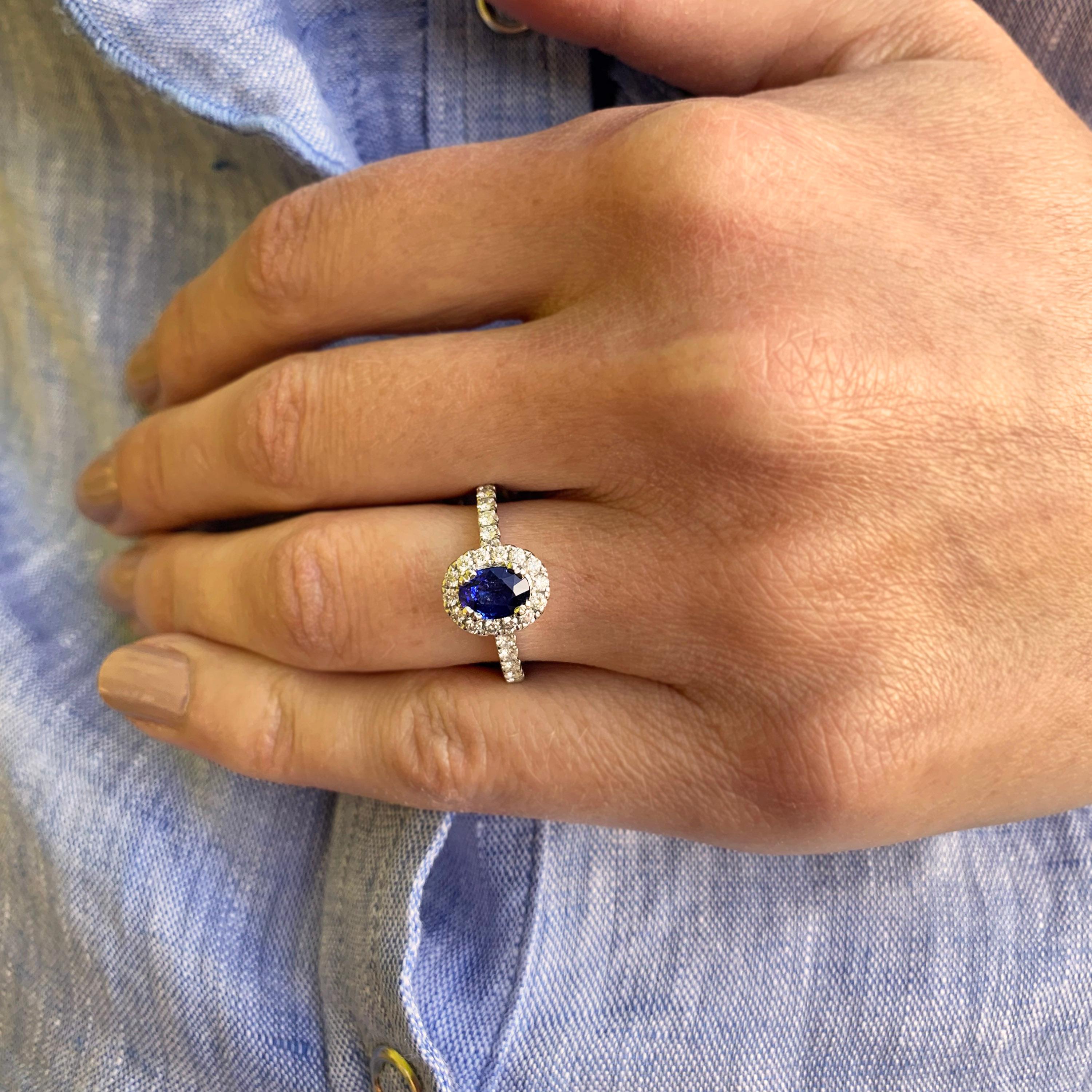 Contemporary 18 Karat White Gold Sapphire Halo Engagement Ring For Sale