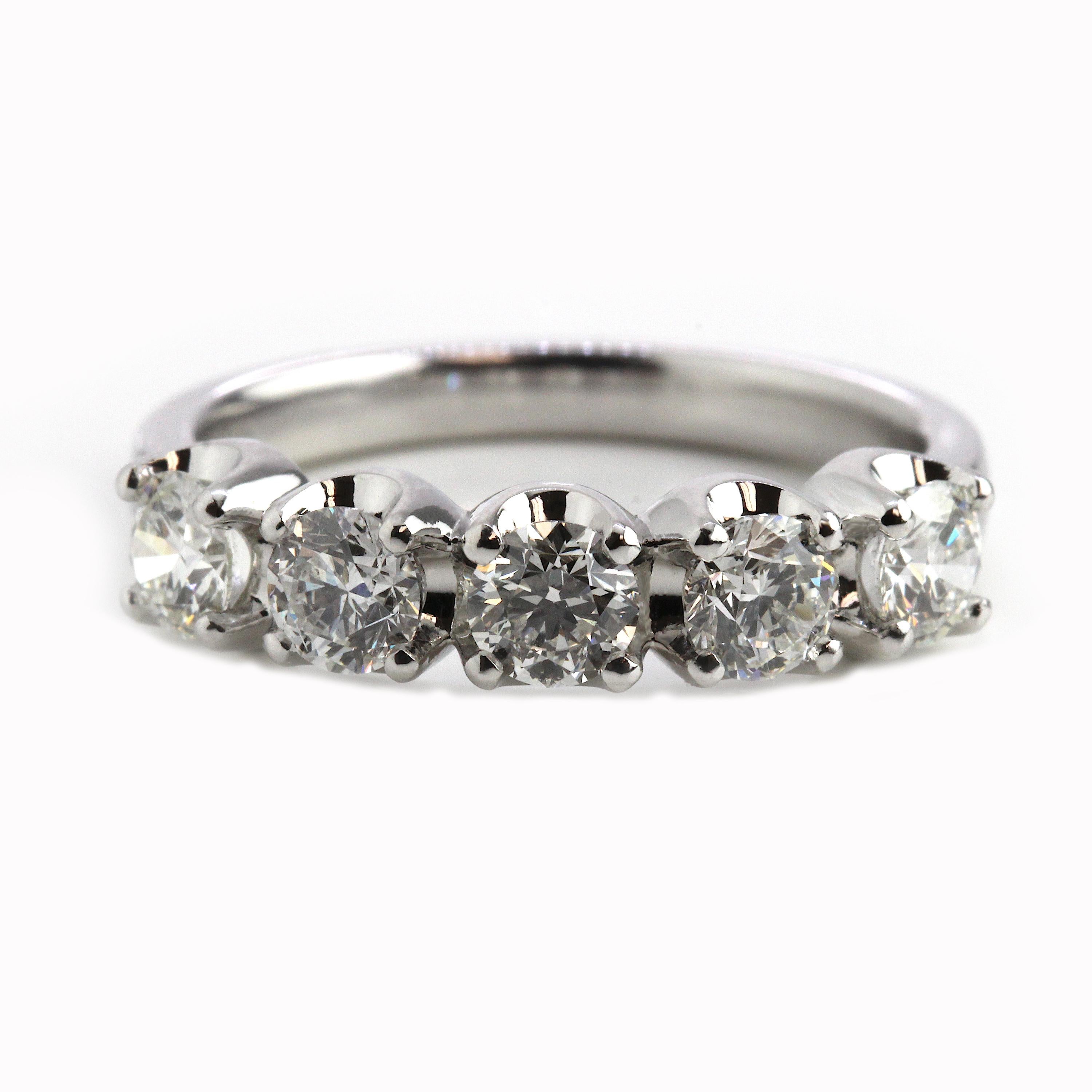 Five Diamond Crown Eternity Ring In New Condition For Sale In Dublin 2, Dublin 2