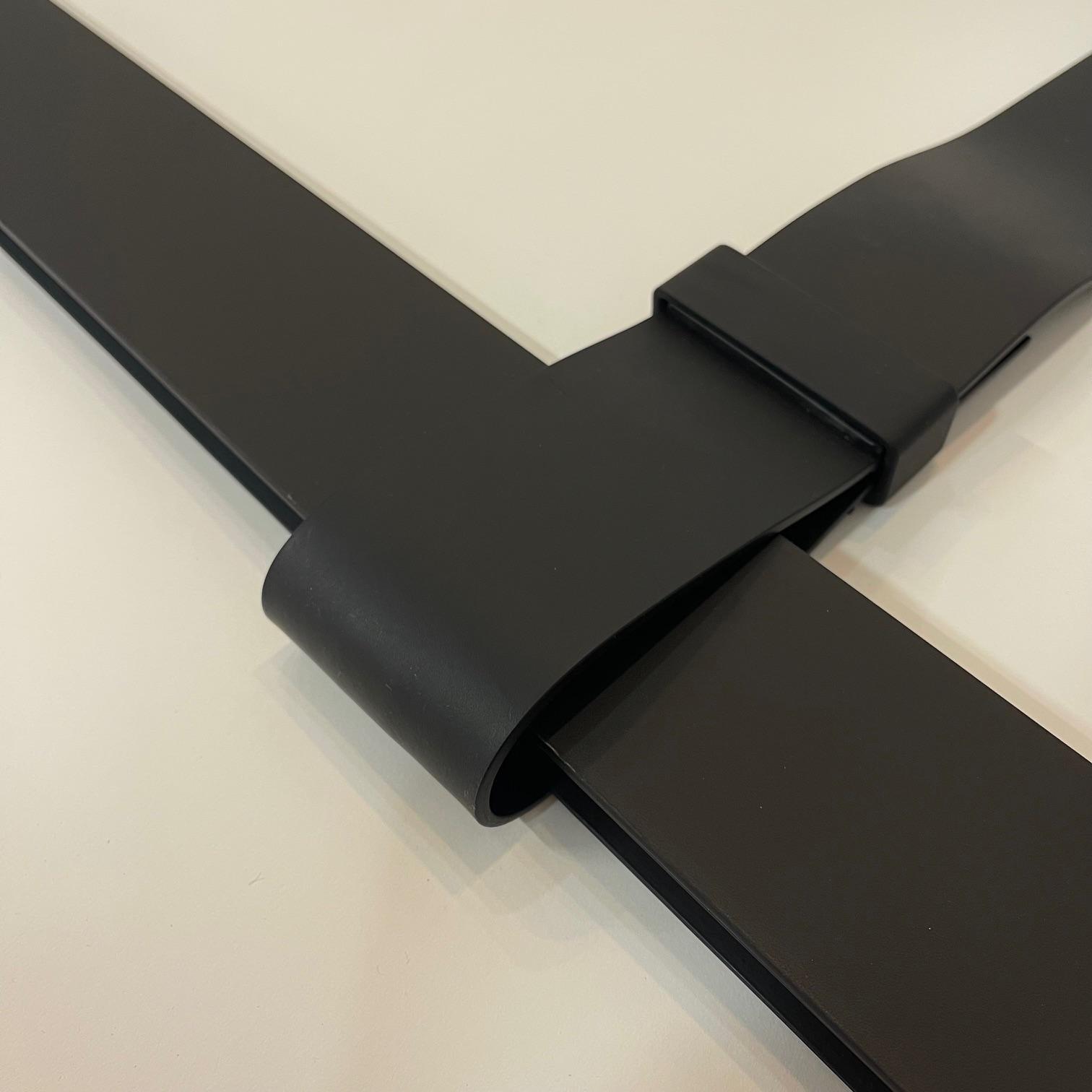 Italiano Ronan and Erwan Bouroullec Plafoniera con cintura in pelle nera per Flos, Italia, 2021 in vendita