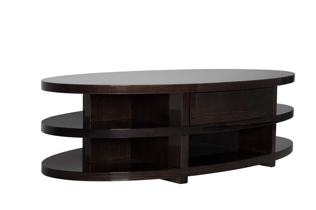 La table basse Rondo par Hugues Chevalier est une pièce sophistiquée et intemporelle qui met en valeur tout intérieur grâce à son design élégant et à sa fabrication de haute qualité.



La structure de la table est en bois massif, ce qui garantit sa