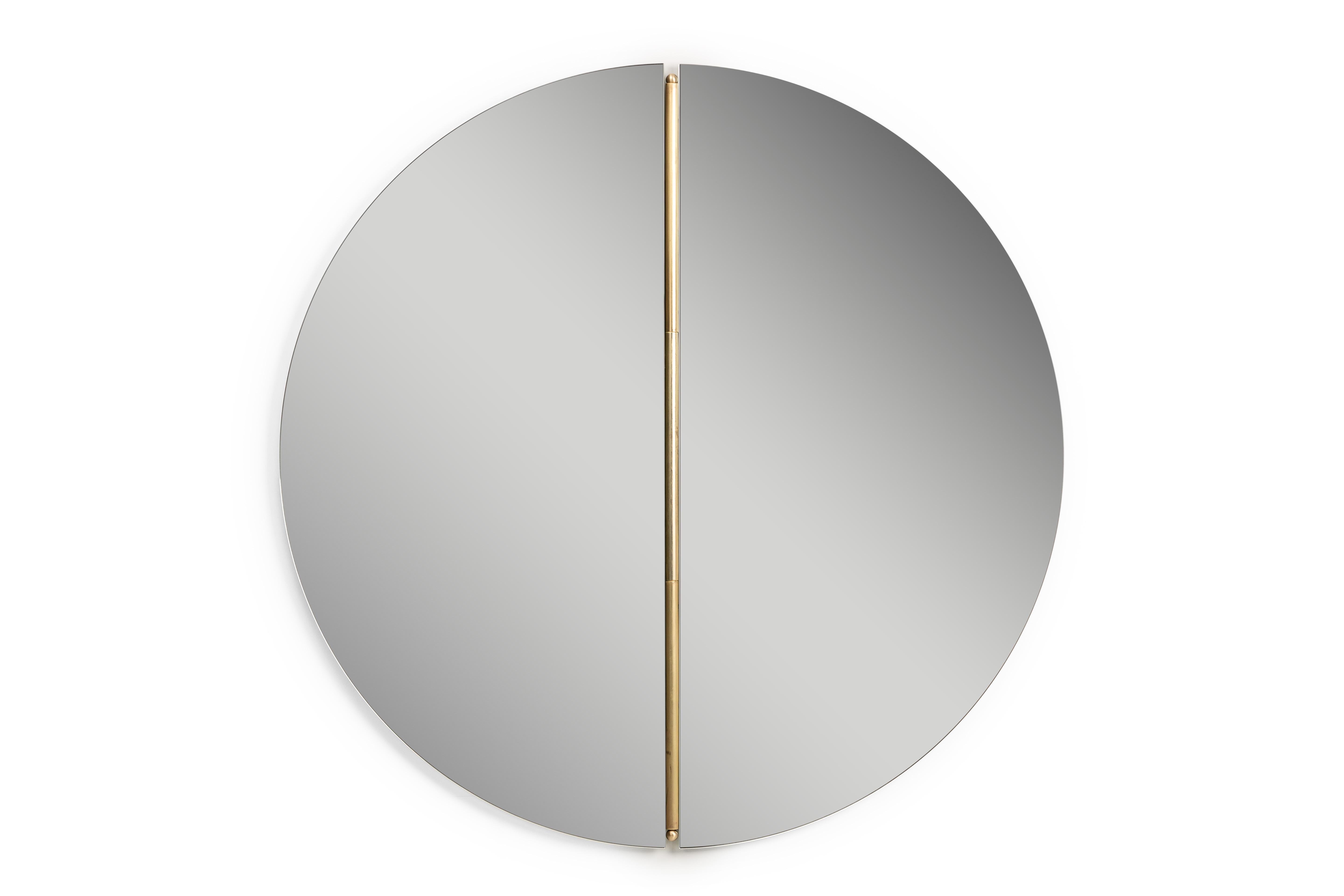 Rondò mirror by Mingardo
Dimensions: D100 x H 100 cm 
Materials: Matt brass plated stainless steel structure
Weight: 40 kg

Also Available in different dimensions.

Rondò reinterprets the classic round mirror to adapt it to any domestic