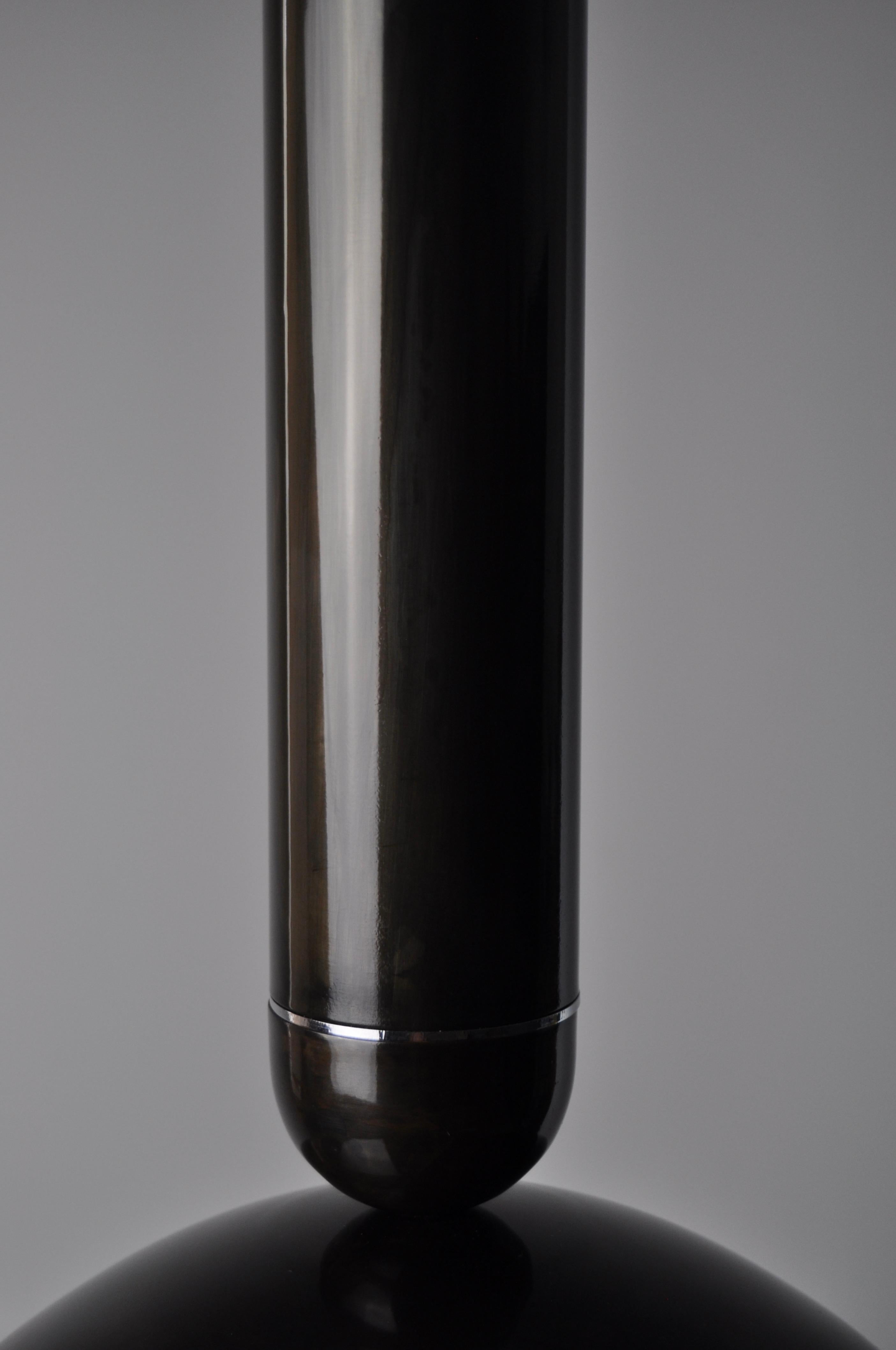 Scandinave Pendentif LED contemporain Rone en bronze noirci et nickel, fabriqué à la main en Suède en vente