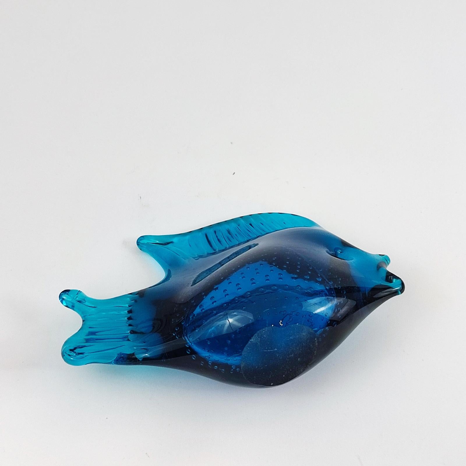 Ronneby, Svezia, Pesce di vetro blu, Vetro artistico, anni '70 in vendita 4