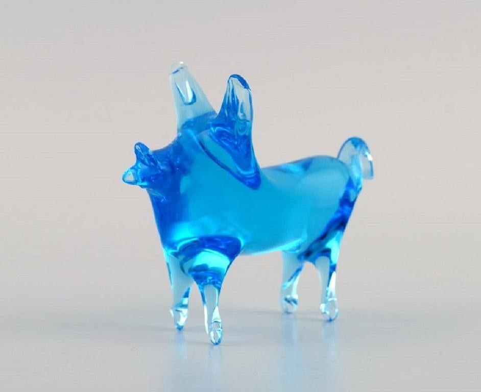 Scandinave moderne Ronneby, Suède, trois figures en verre d'art soufflé à la bouche bleu, années 1970 en vente