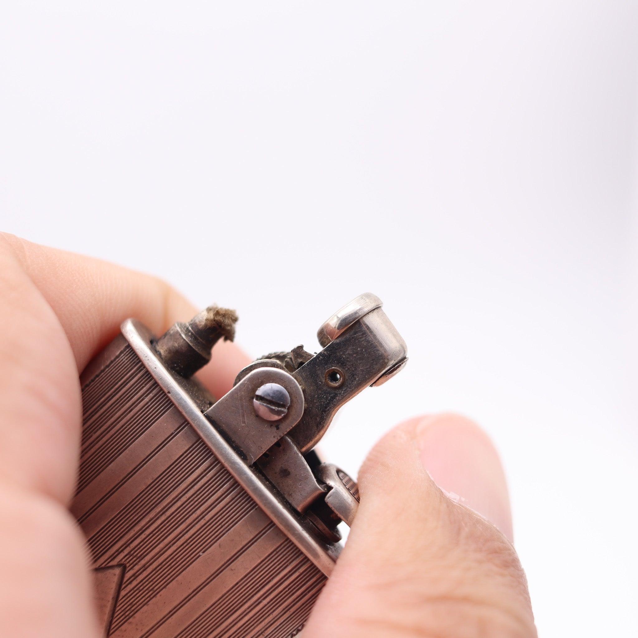 Art déco RONSON 1928 Junior Sport First Thumb Model Petrol Lighter In .925 Sterling en vente
