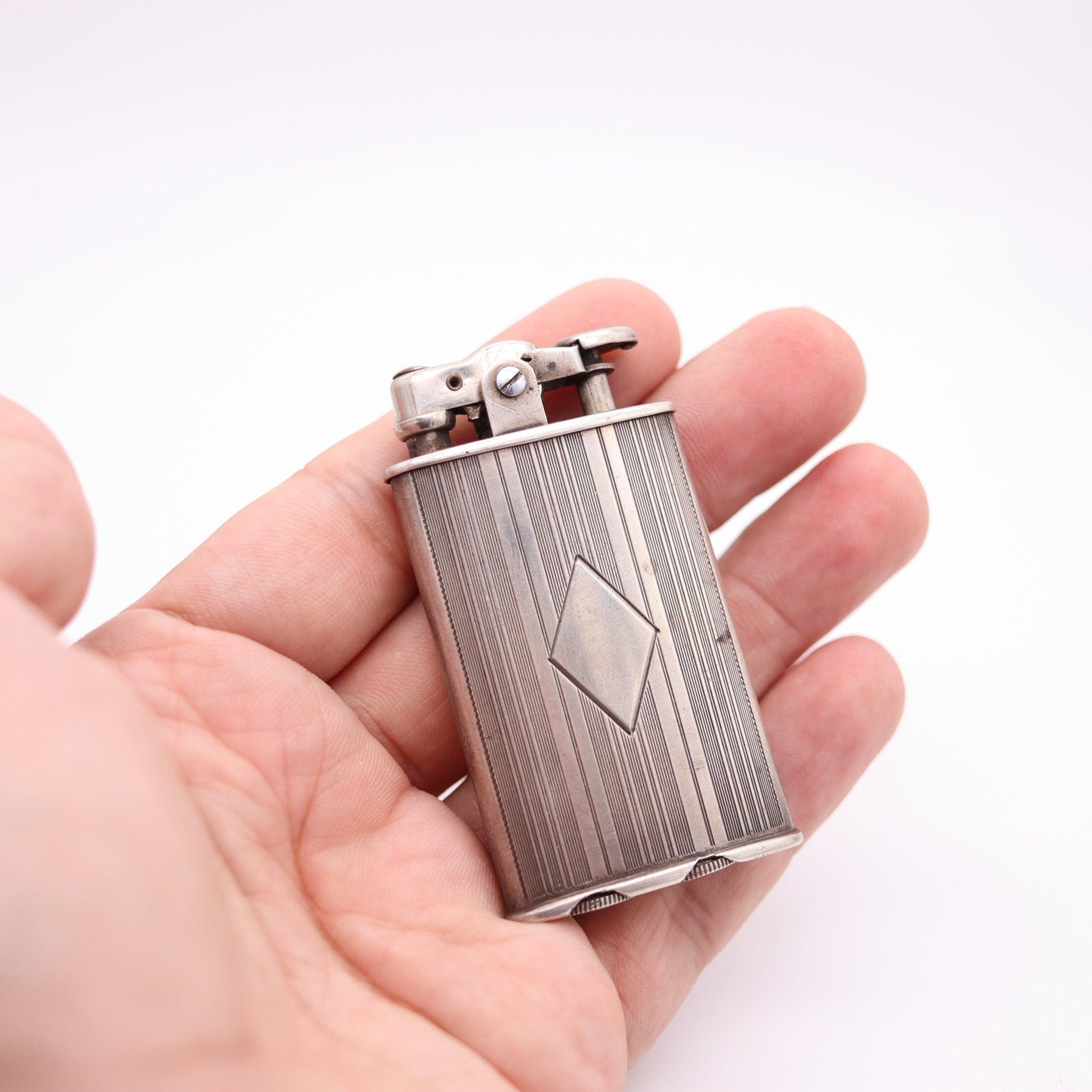 Début du 20ème siècle RONSON 1928 Junior Sport First Thumb Model Petrol Lighter In .925 Sterling en vente